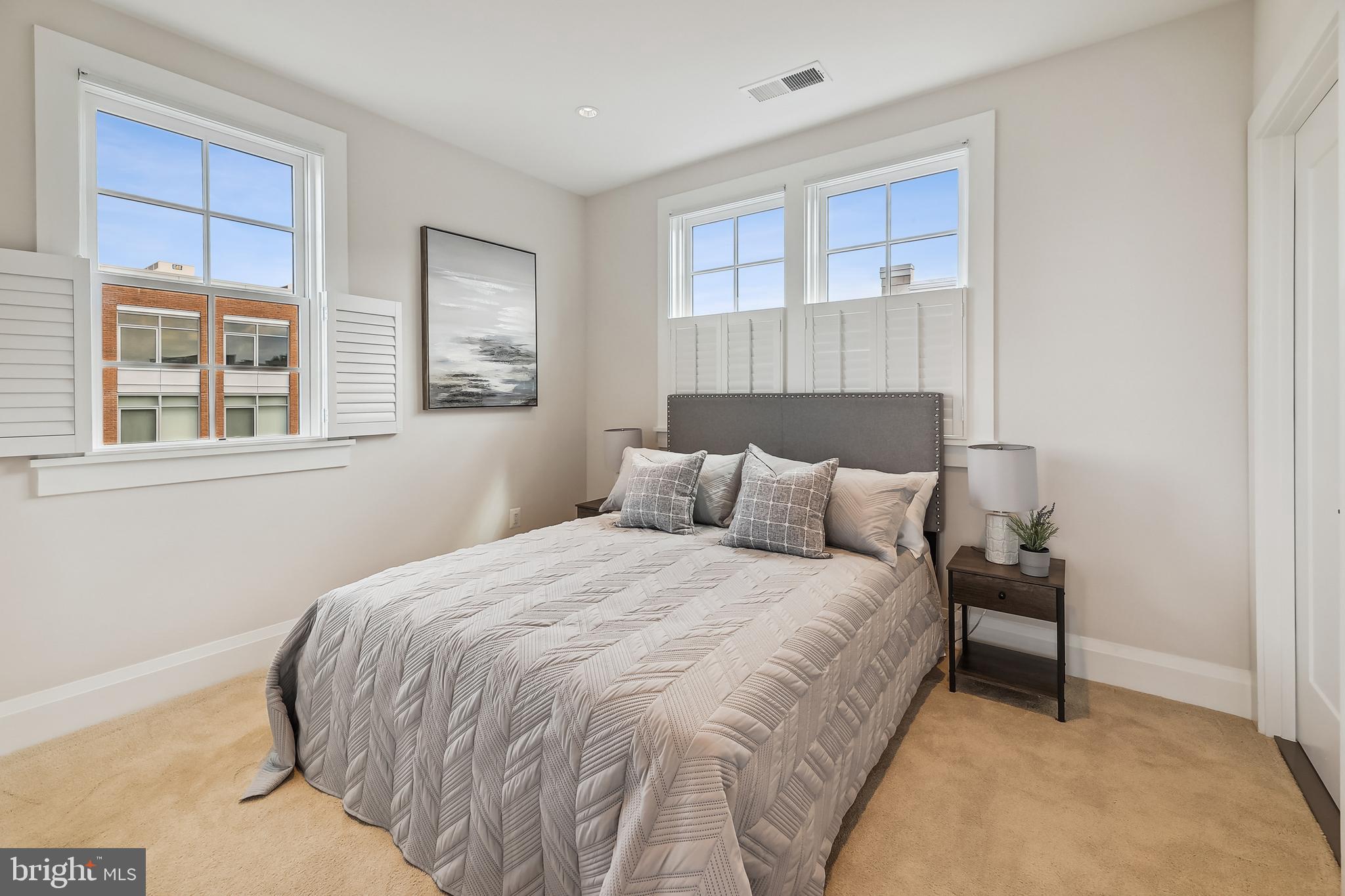 ROBINSON LANDING - Residential