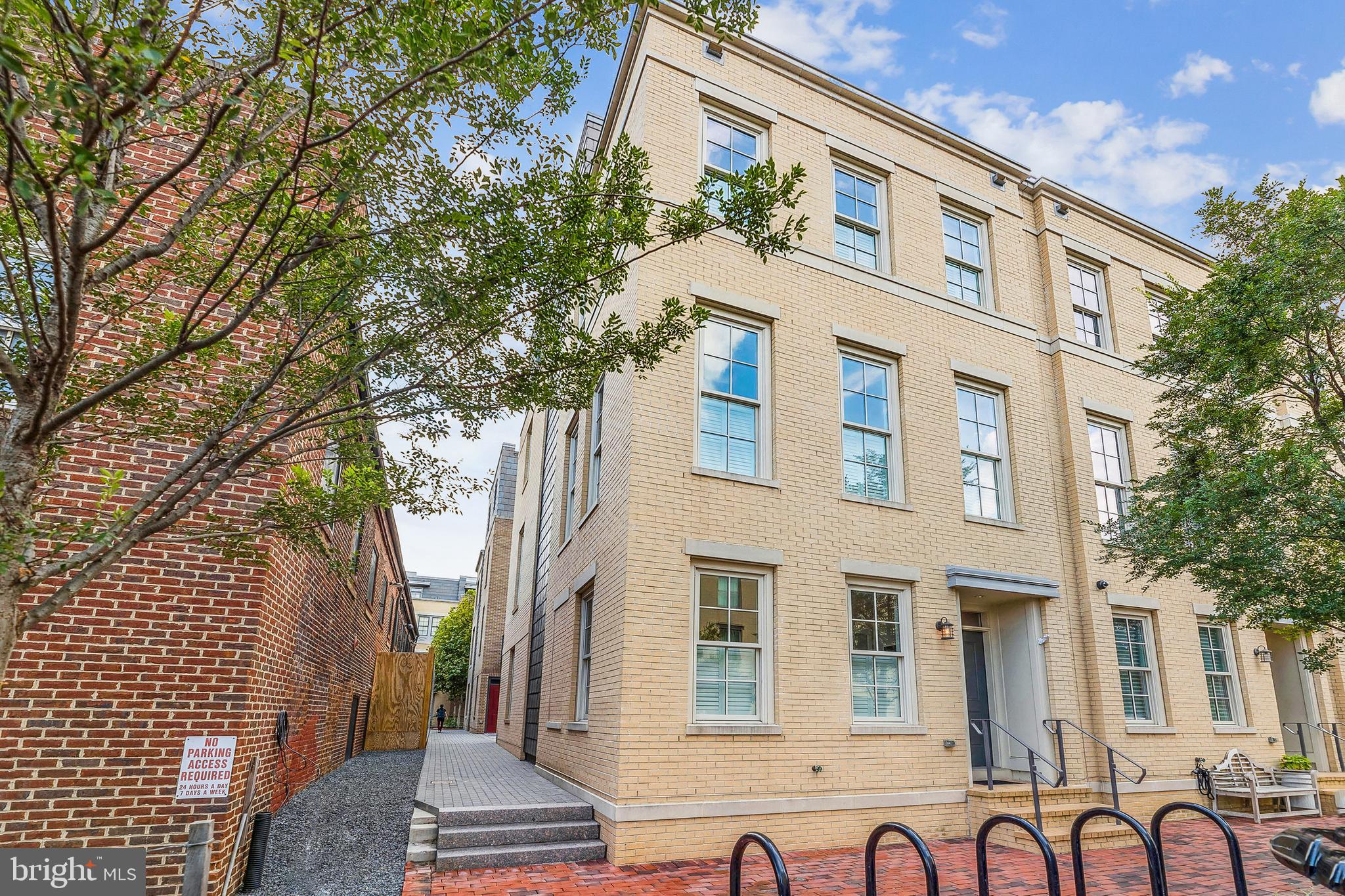 ROBINSON LANDING - Residential