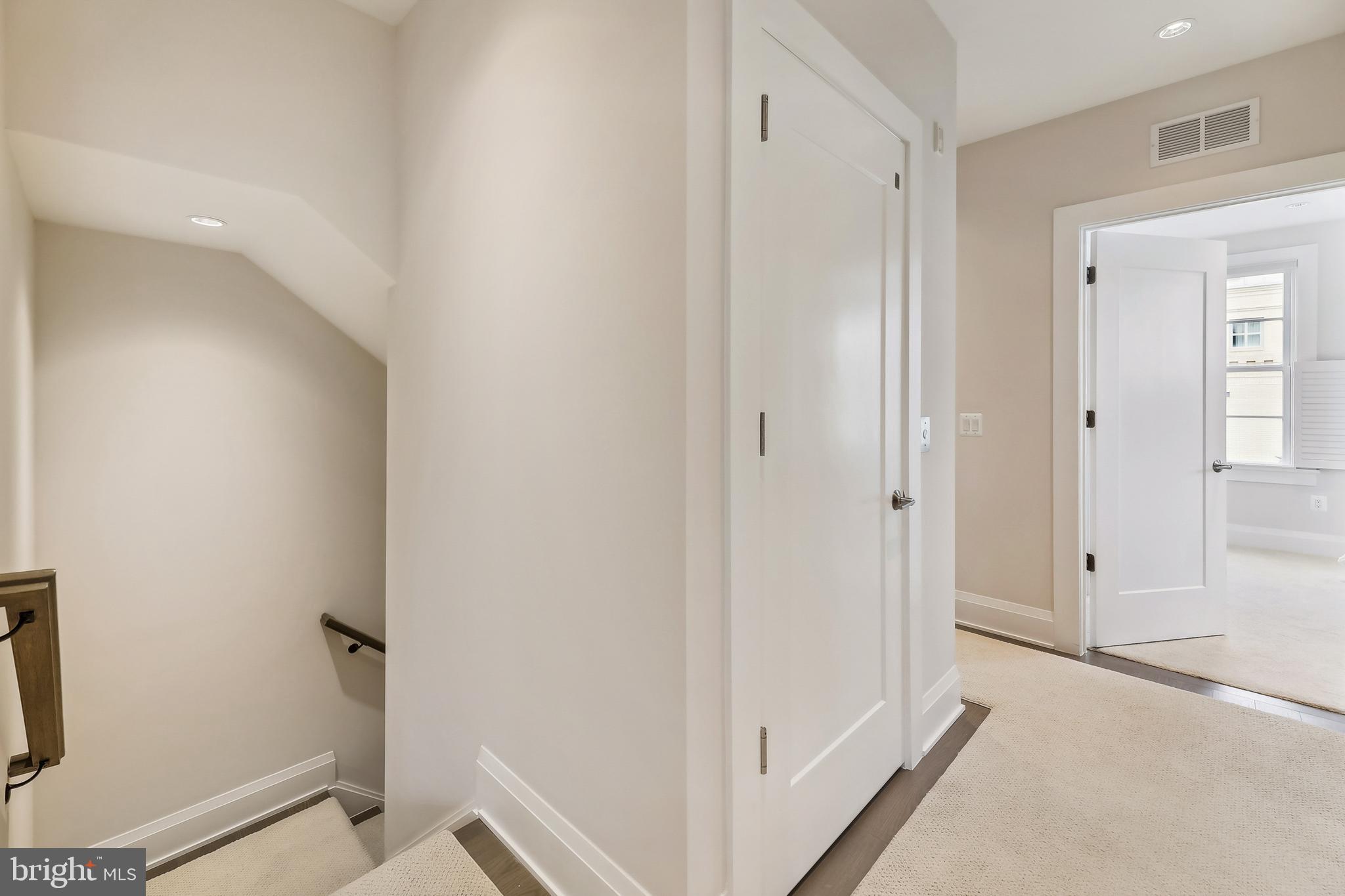 ROBINSON LANDING - Residential