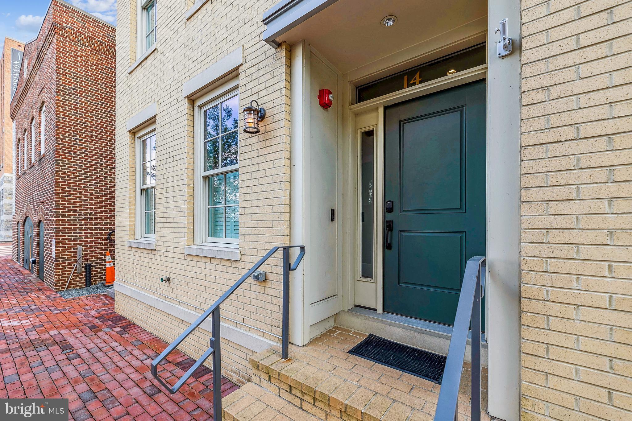 ROBINSON LANDING - Residential