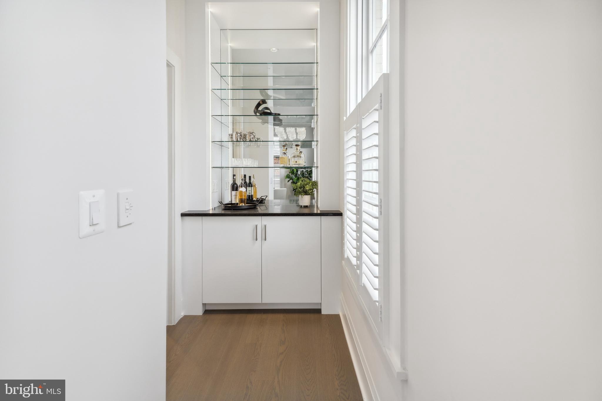 ROBINSON LANDING - Residential