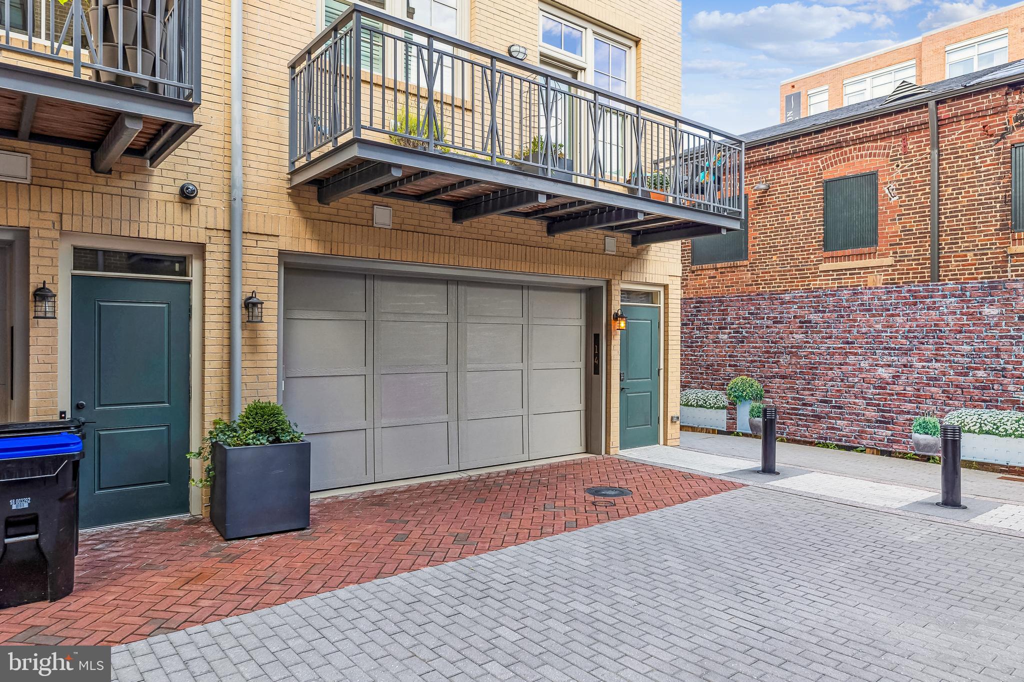 ROBINSON LANDING - Residential