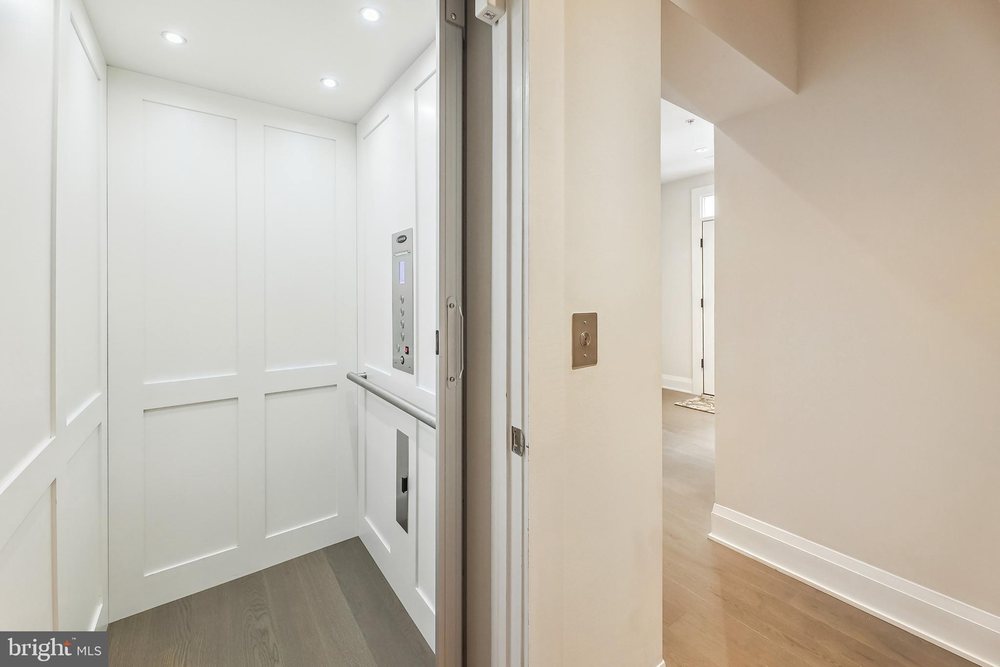 ROBINSON LANDING - Residential