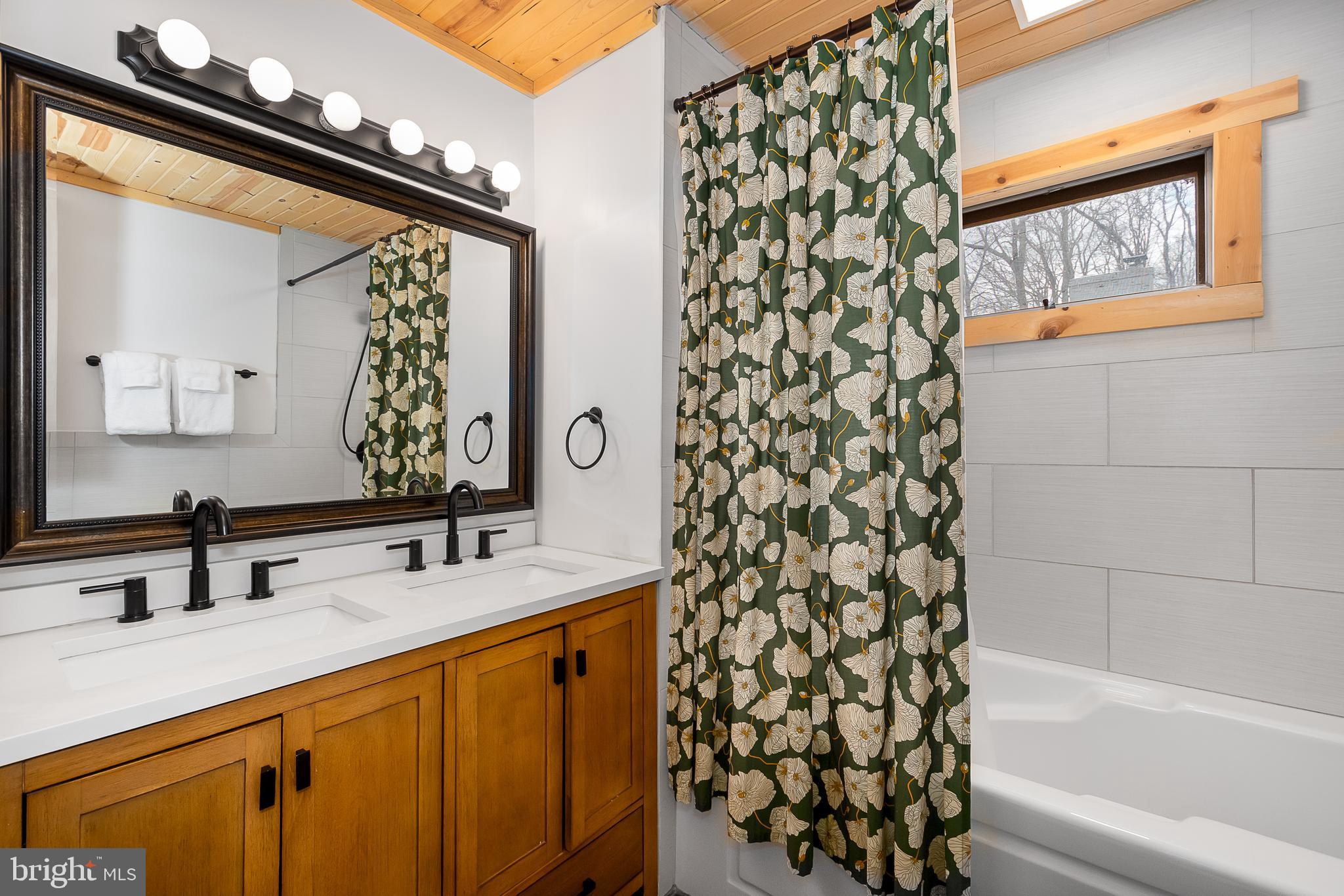 PARADISE GARDENS - Residential