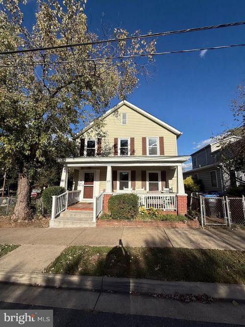 619 SPOTTSWOOD STREET FREDERICKSBURG VA 22401