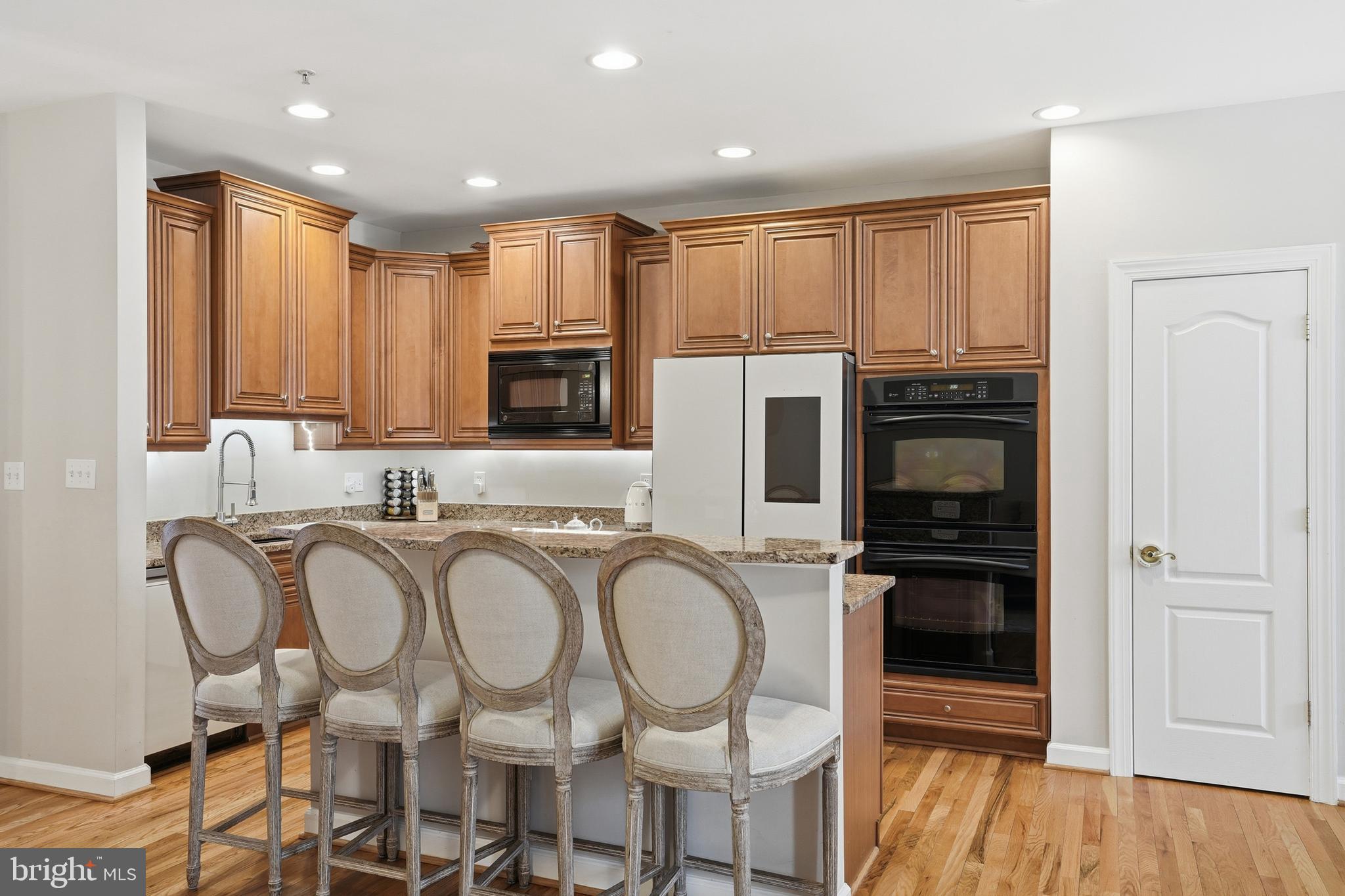 MCLEAN PLACE - Residential