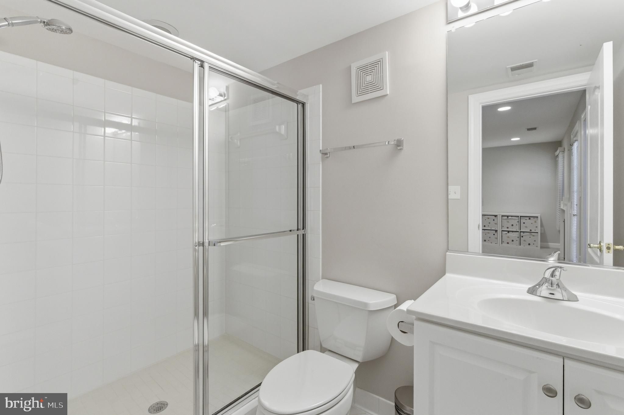 MCLEAN PLACE - Residential