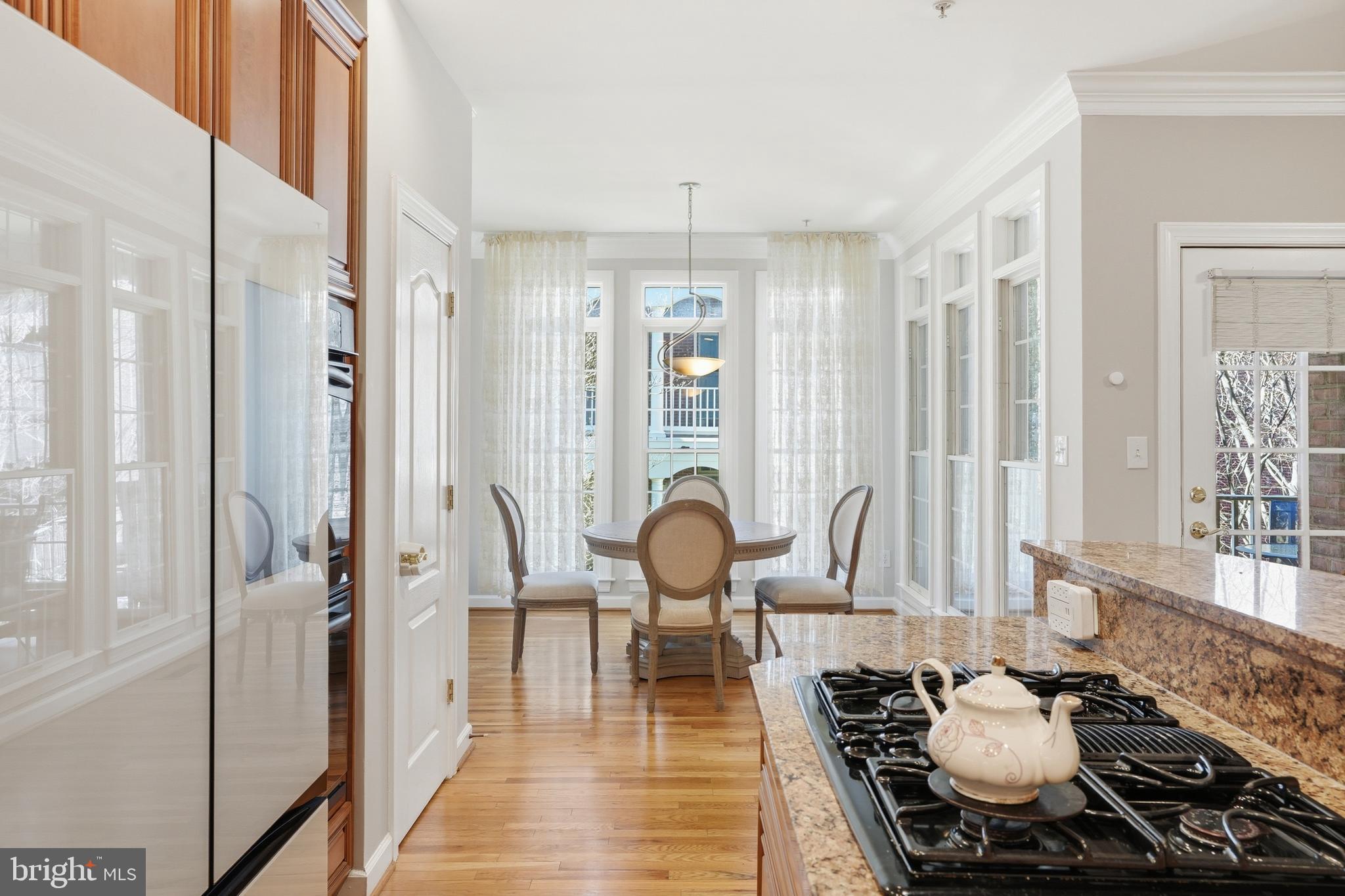 MCLEAN PLACE - Residential