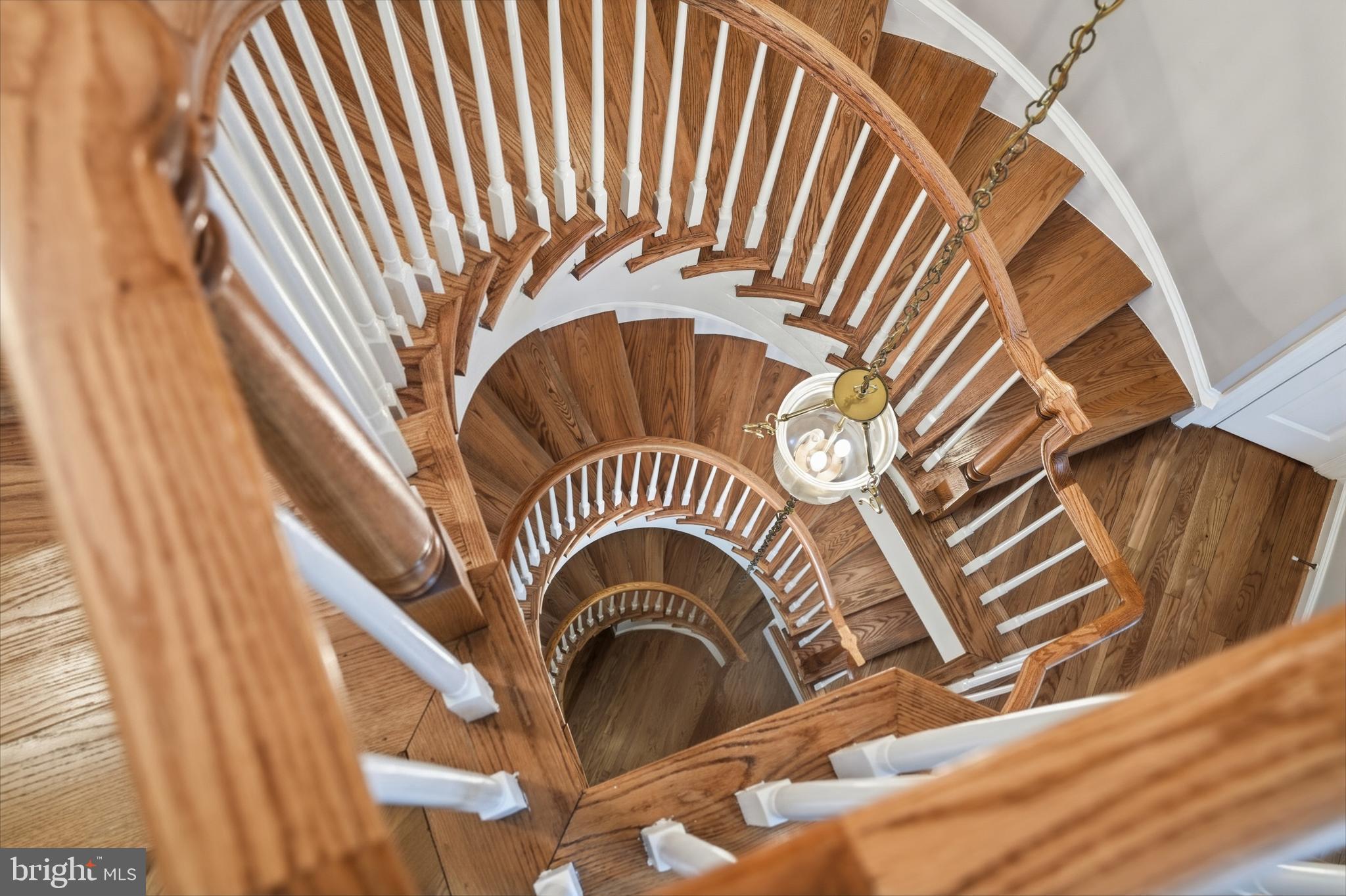 MCLEAN PLACE - Residential