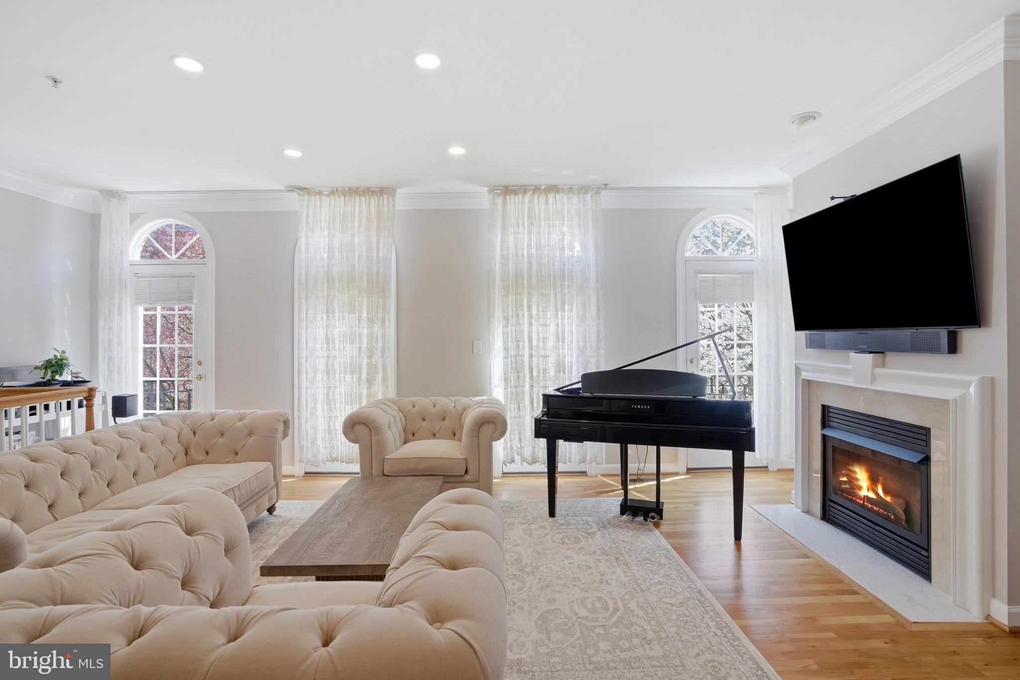 MCLEAN PLACE - Residential