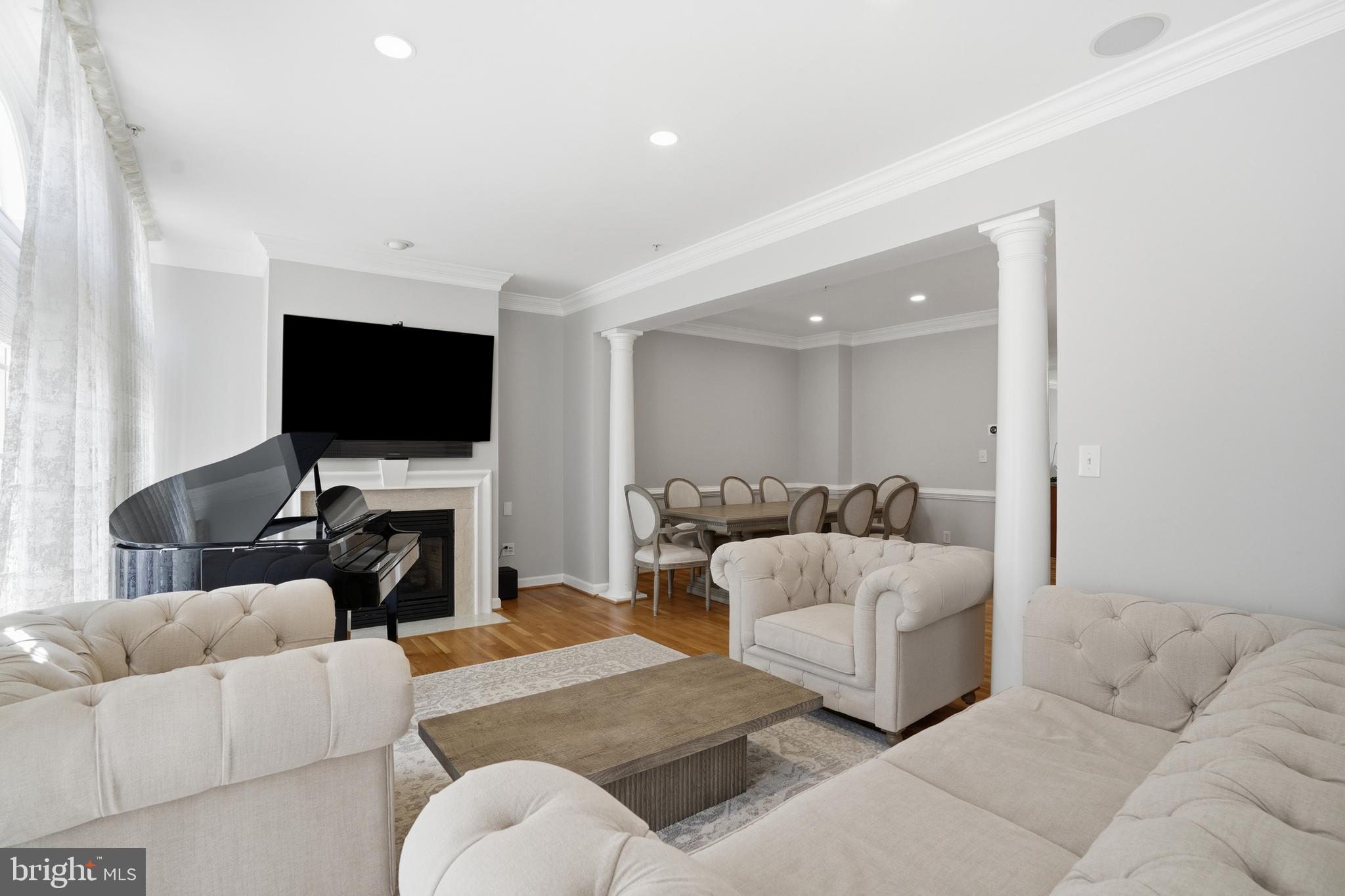 MCLEAN PLACE - Residential