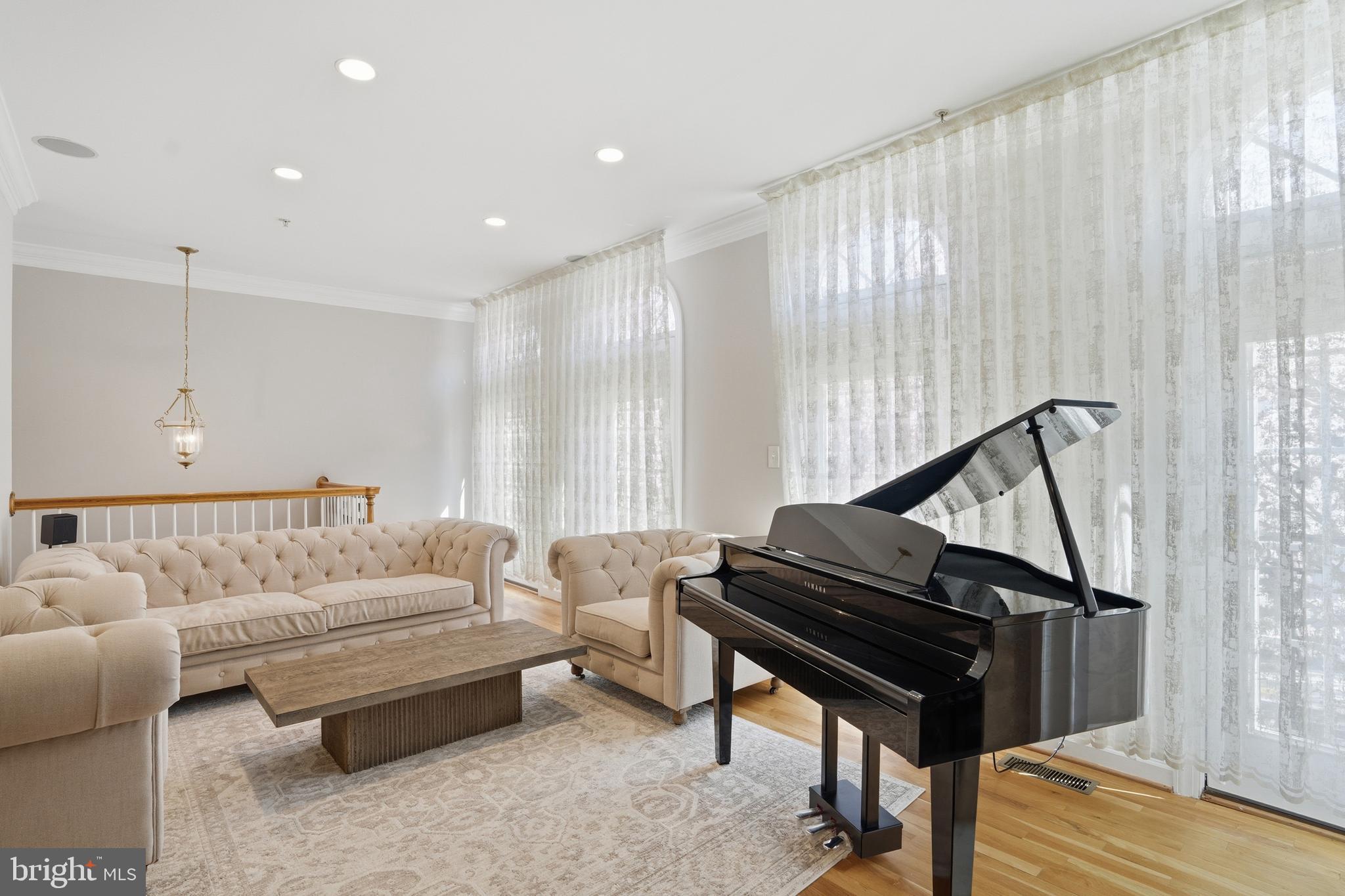 MCLEAN PLACE - Residential