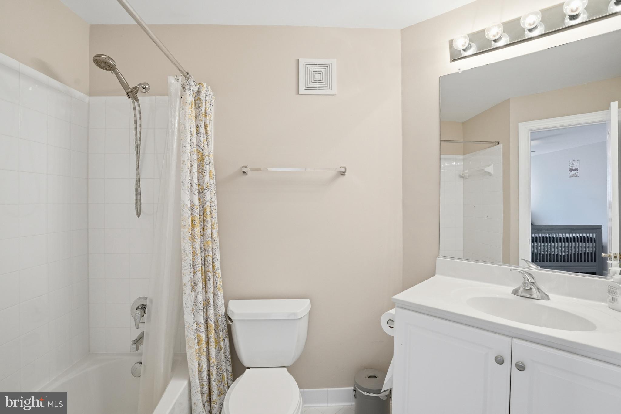 MCLEAN PLACE - Residential