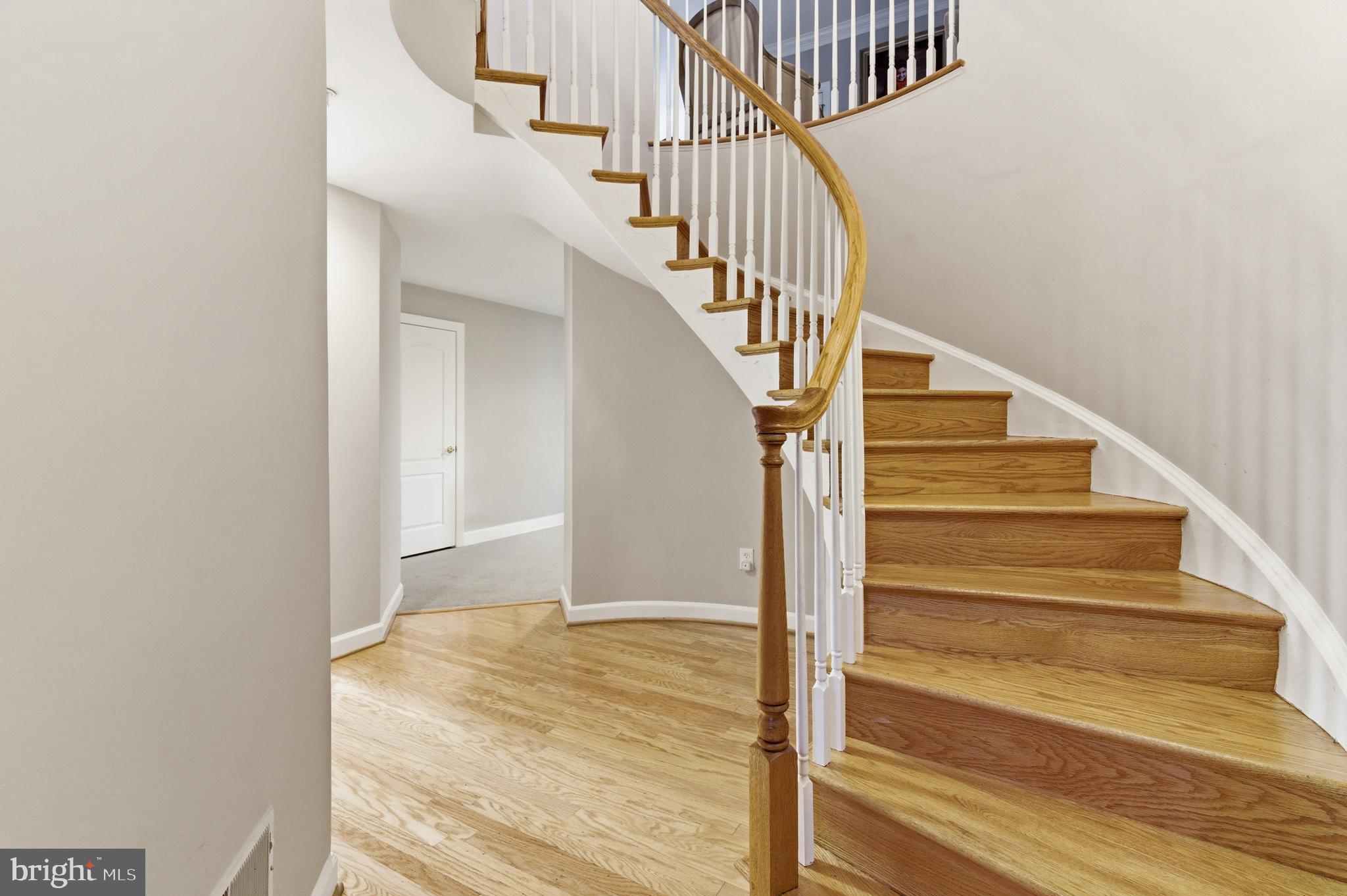 MCLEAN PLACE - Residential