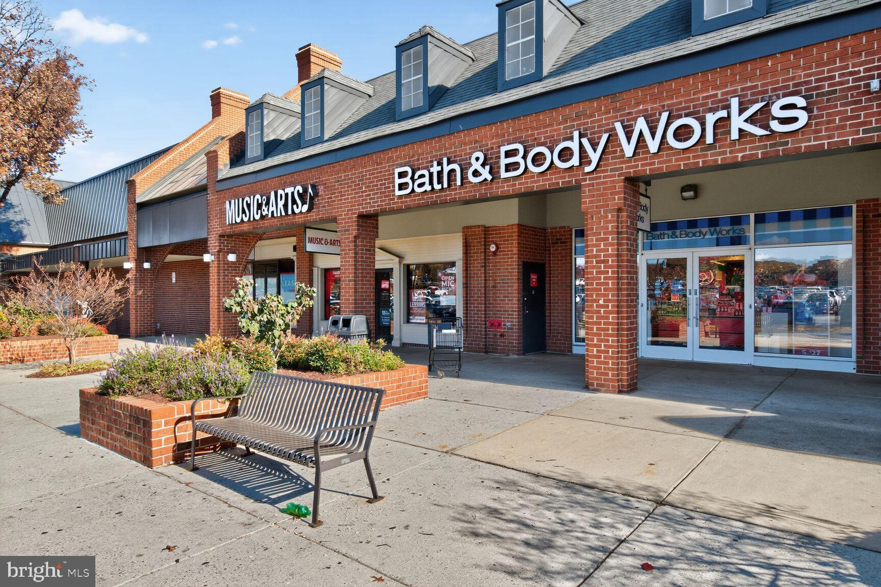 WINDSOR GREEN - Residential