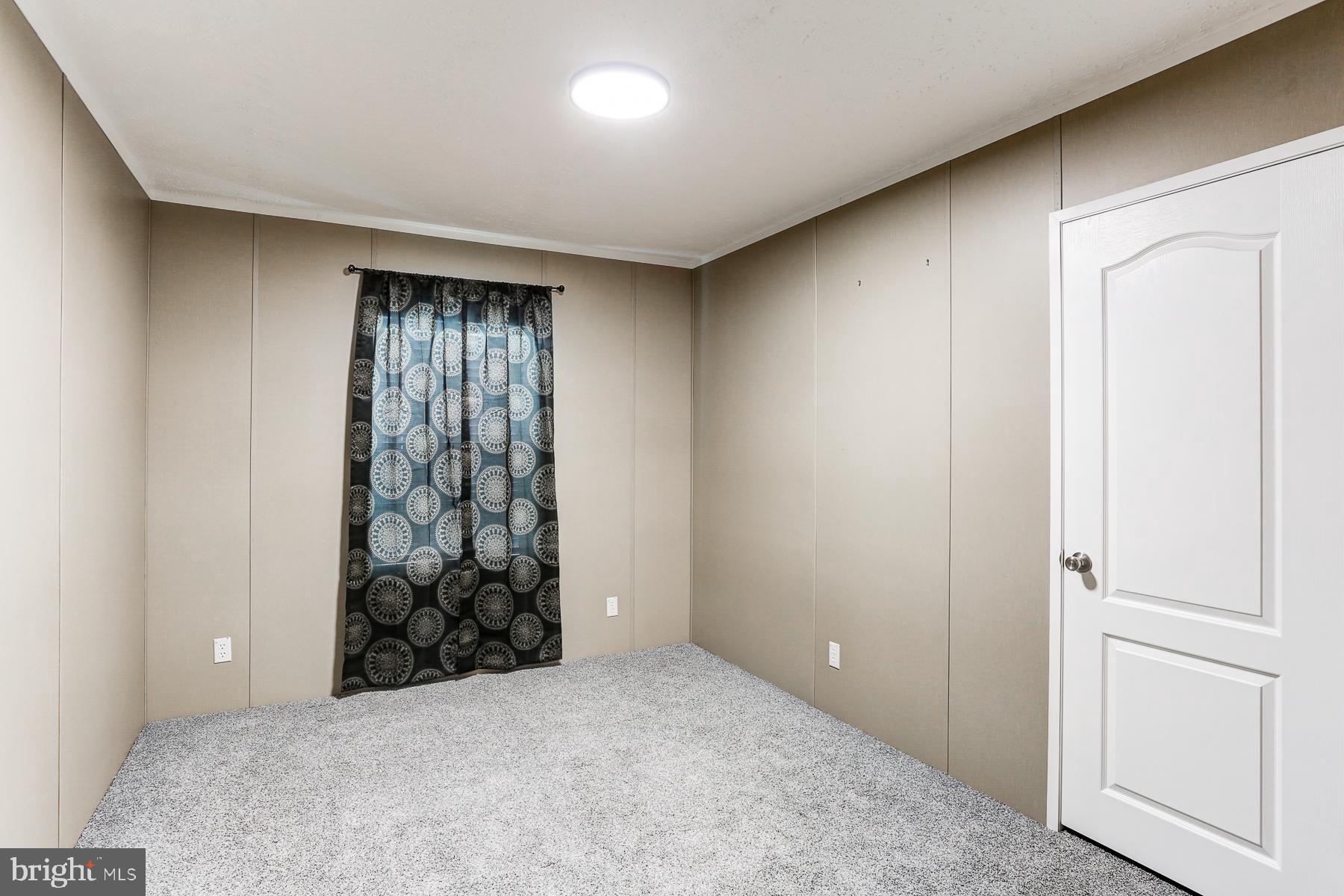 OAK KNOLL ESTATES - Residential