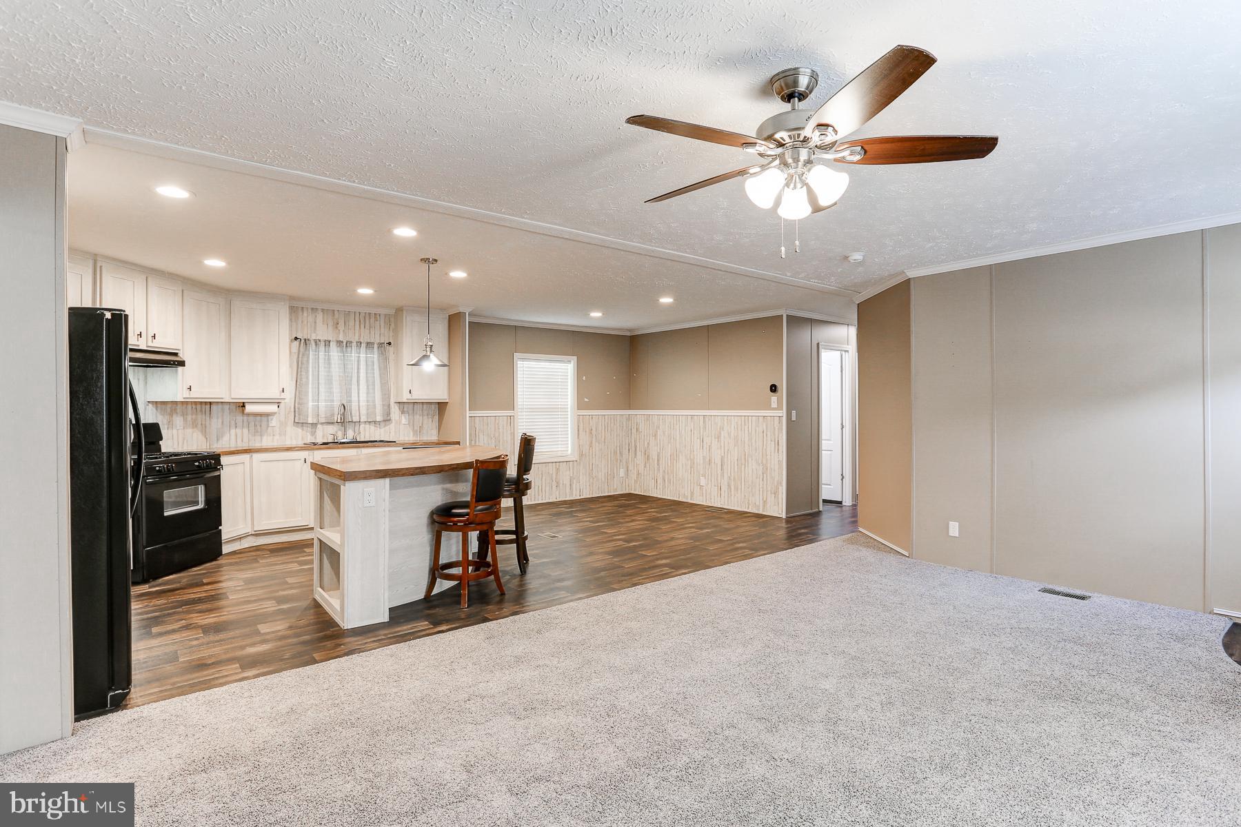 OAK KNOLL ESTATES - Residential