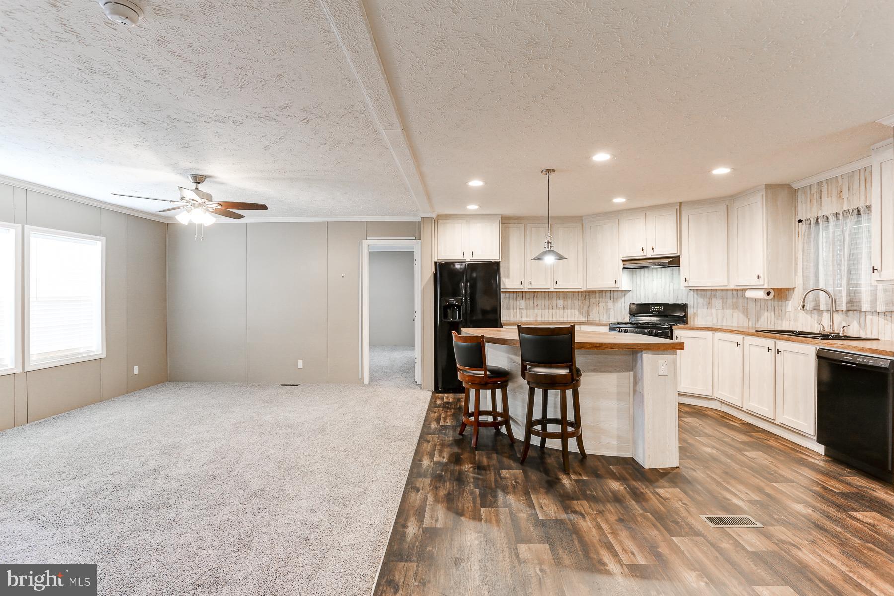 OAK KNOLL ESTATES - Residential