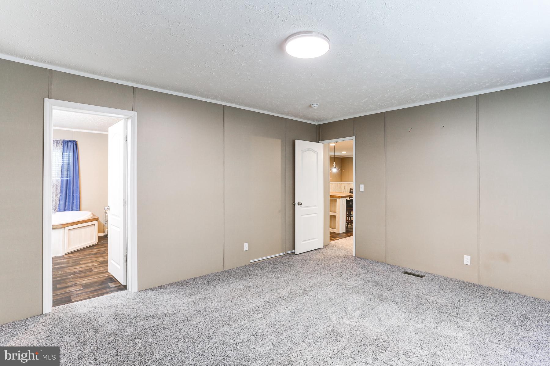 OAK KNOLL ESTATES - Residential