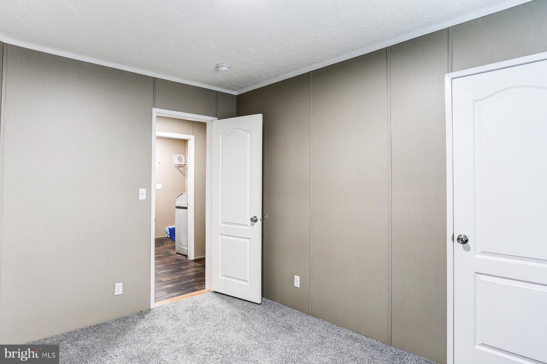 OAK KNOLL ESTATES - Residential