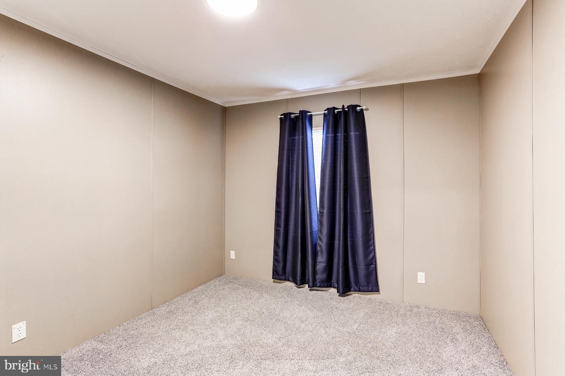 OAK KNOLL ESTATES - Residential