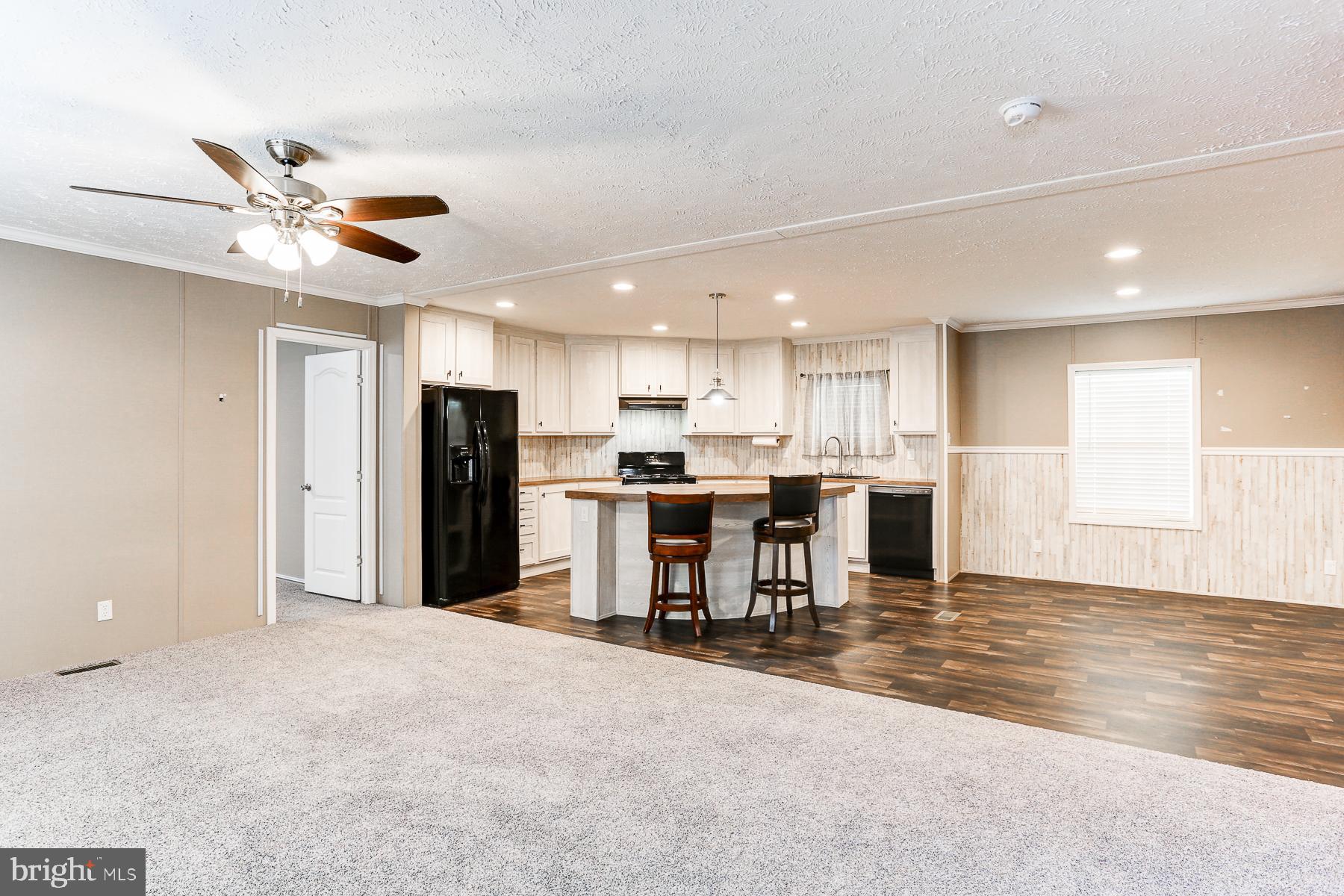 OAK KNOLL ESTATES - Residential