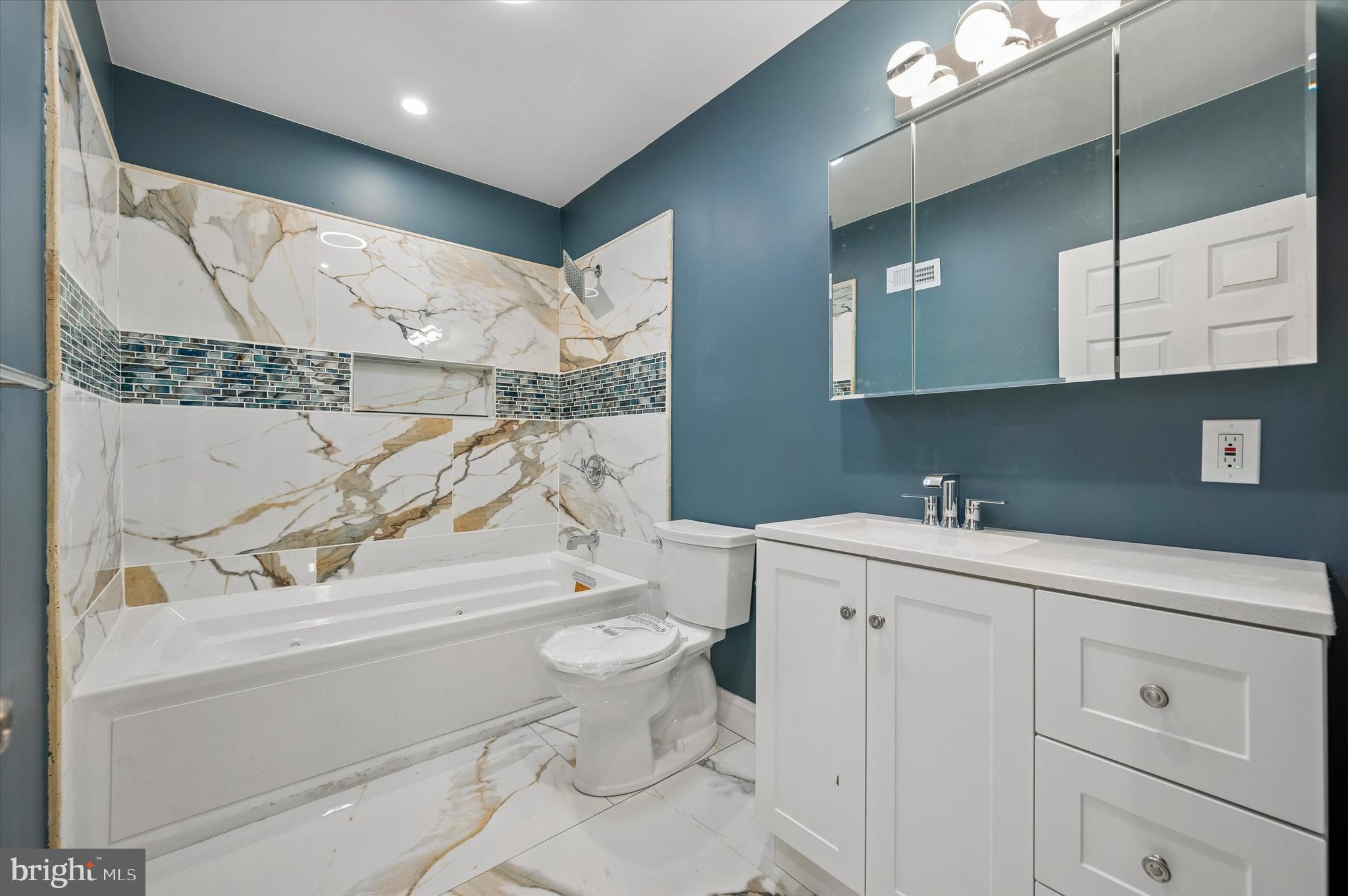 WEST OAK LANE - Residential