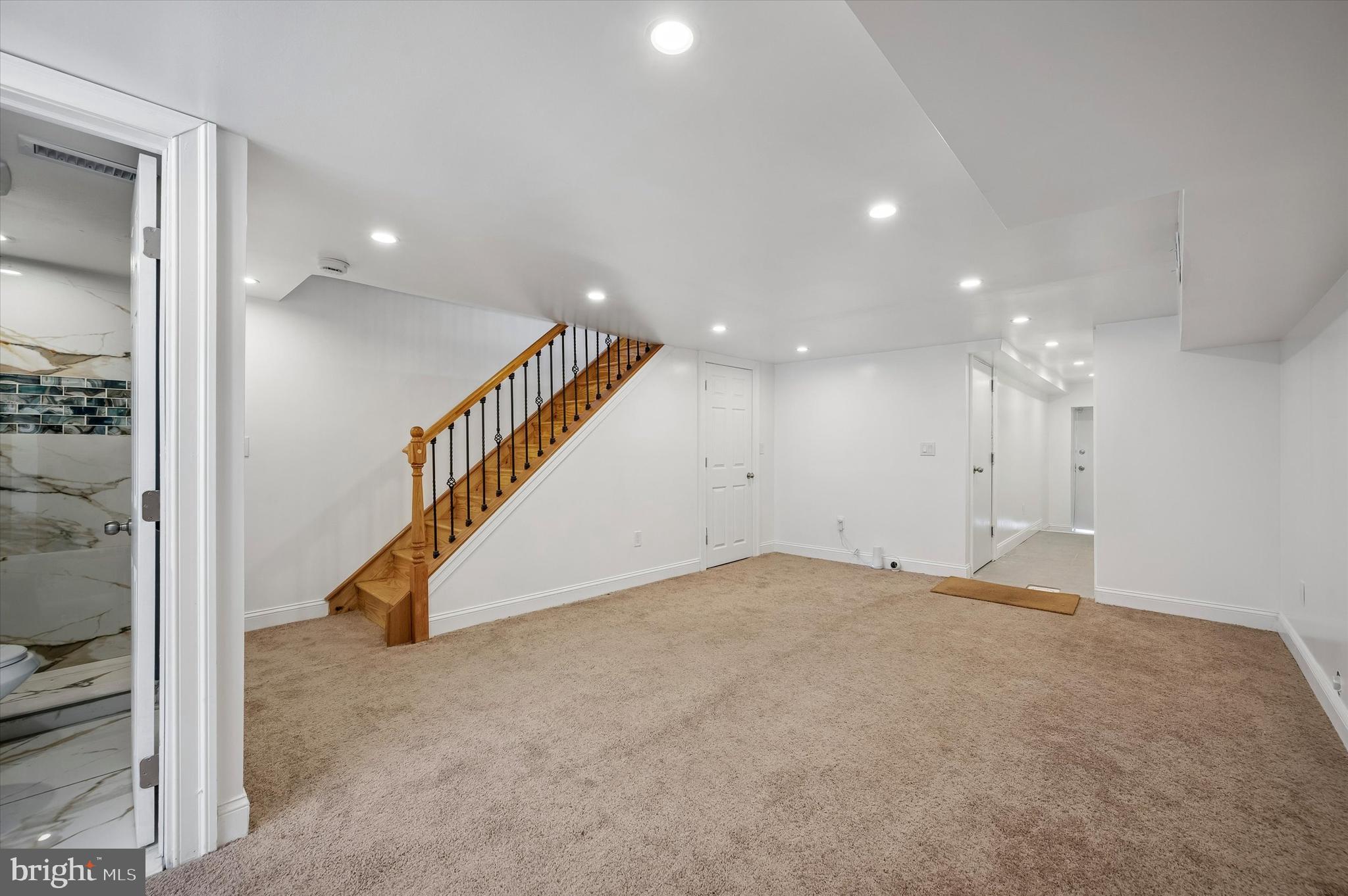 WEST OAK LANE - Residential