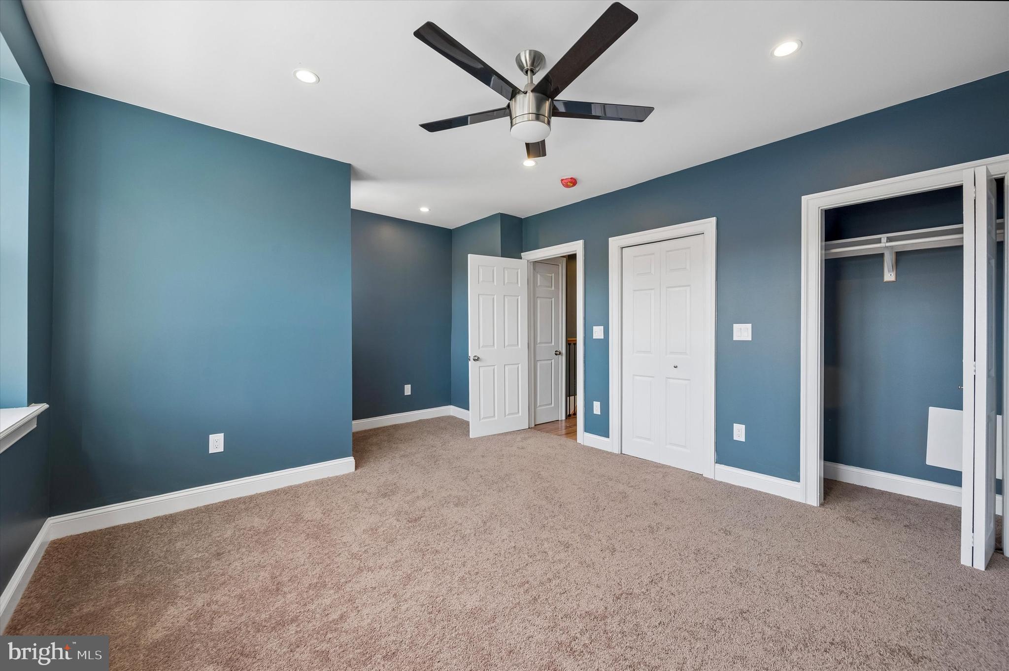 WEST OAK LANE - Residential