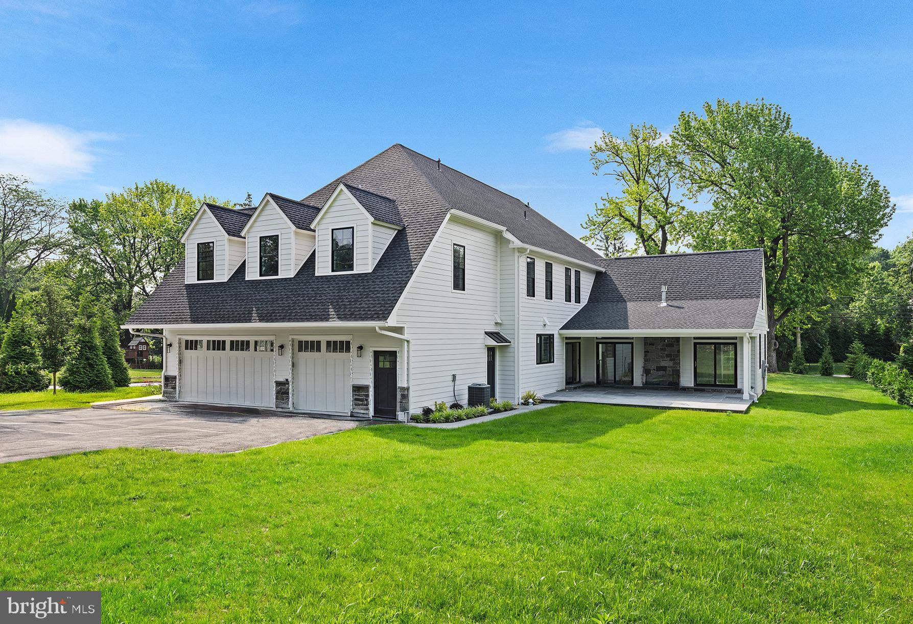 222 HUNTERS LANE