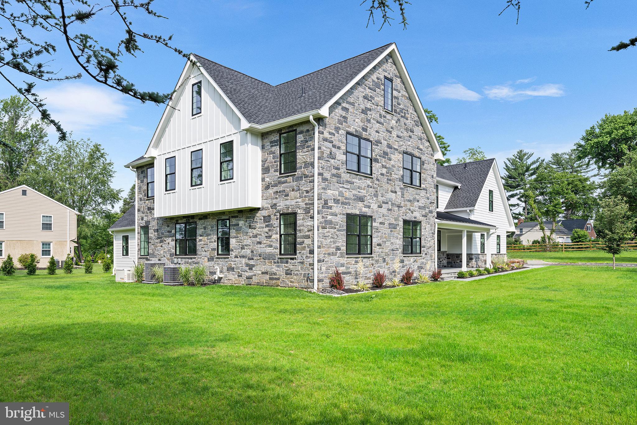 222 HUNTERS LANE