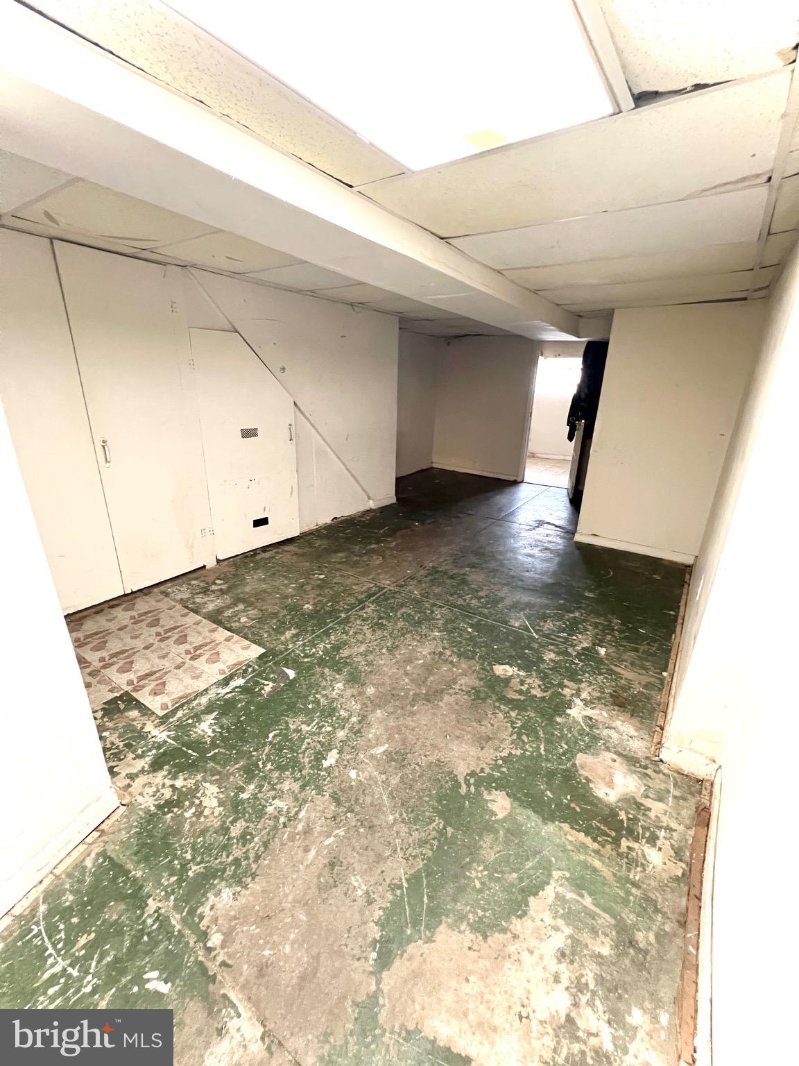 LAWNCREST - Residential