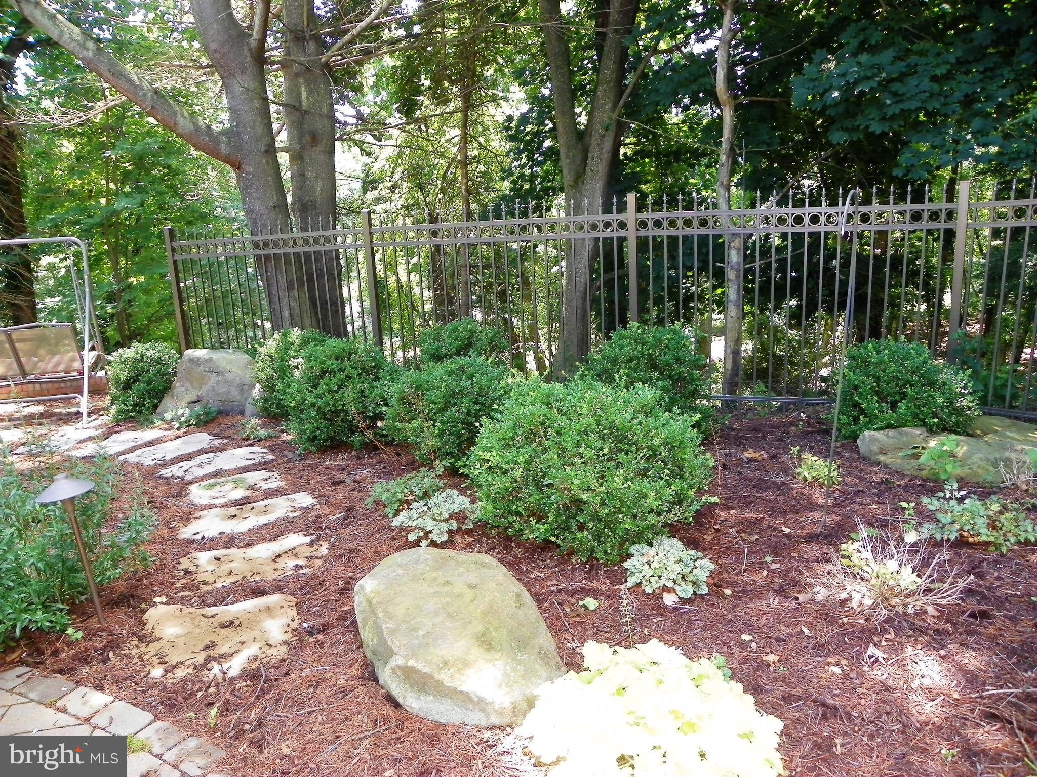 LYNNWOOD - Residential