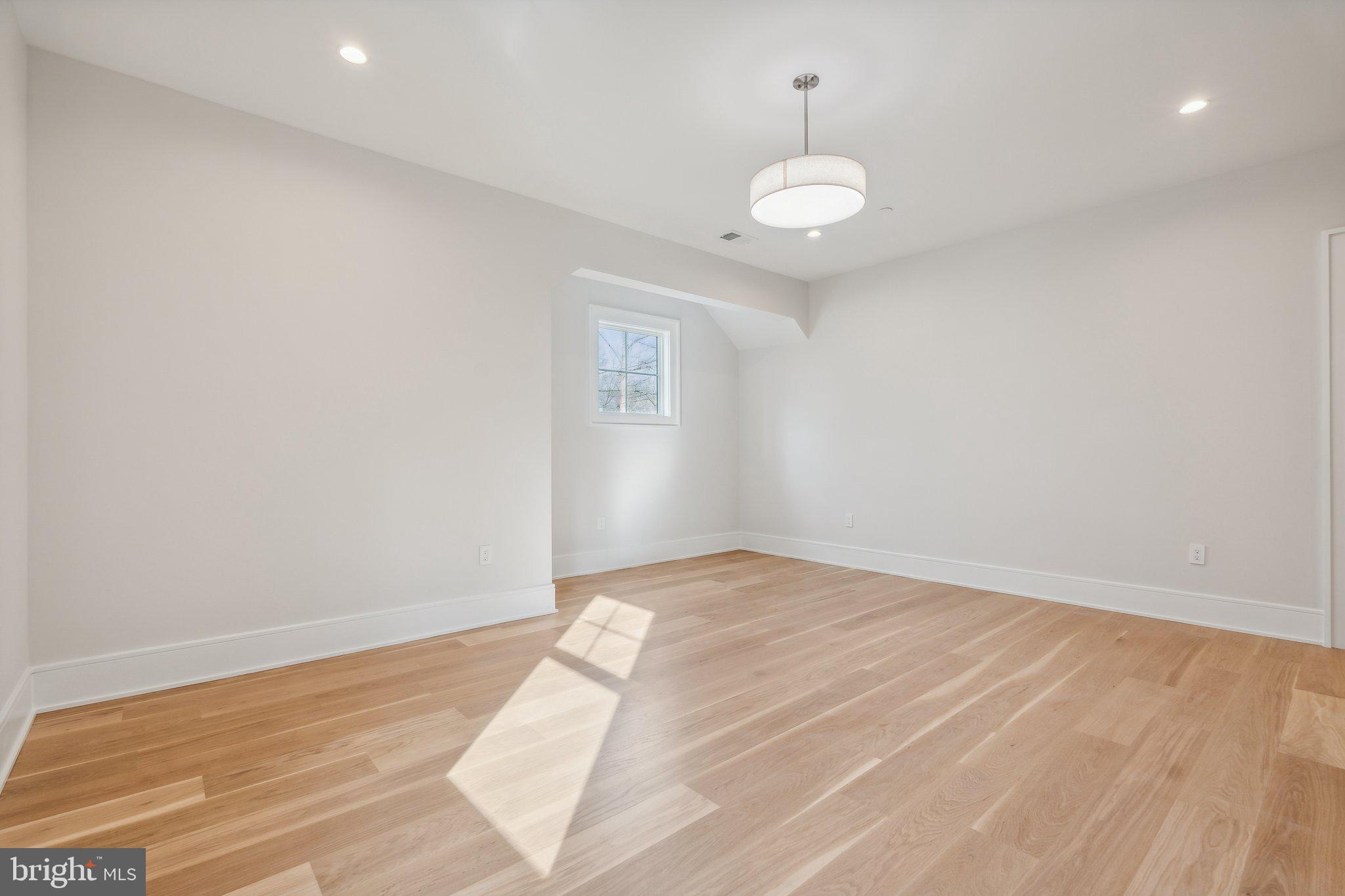 GLEN ECHO HEIGHTS - Residential