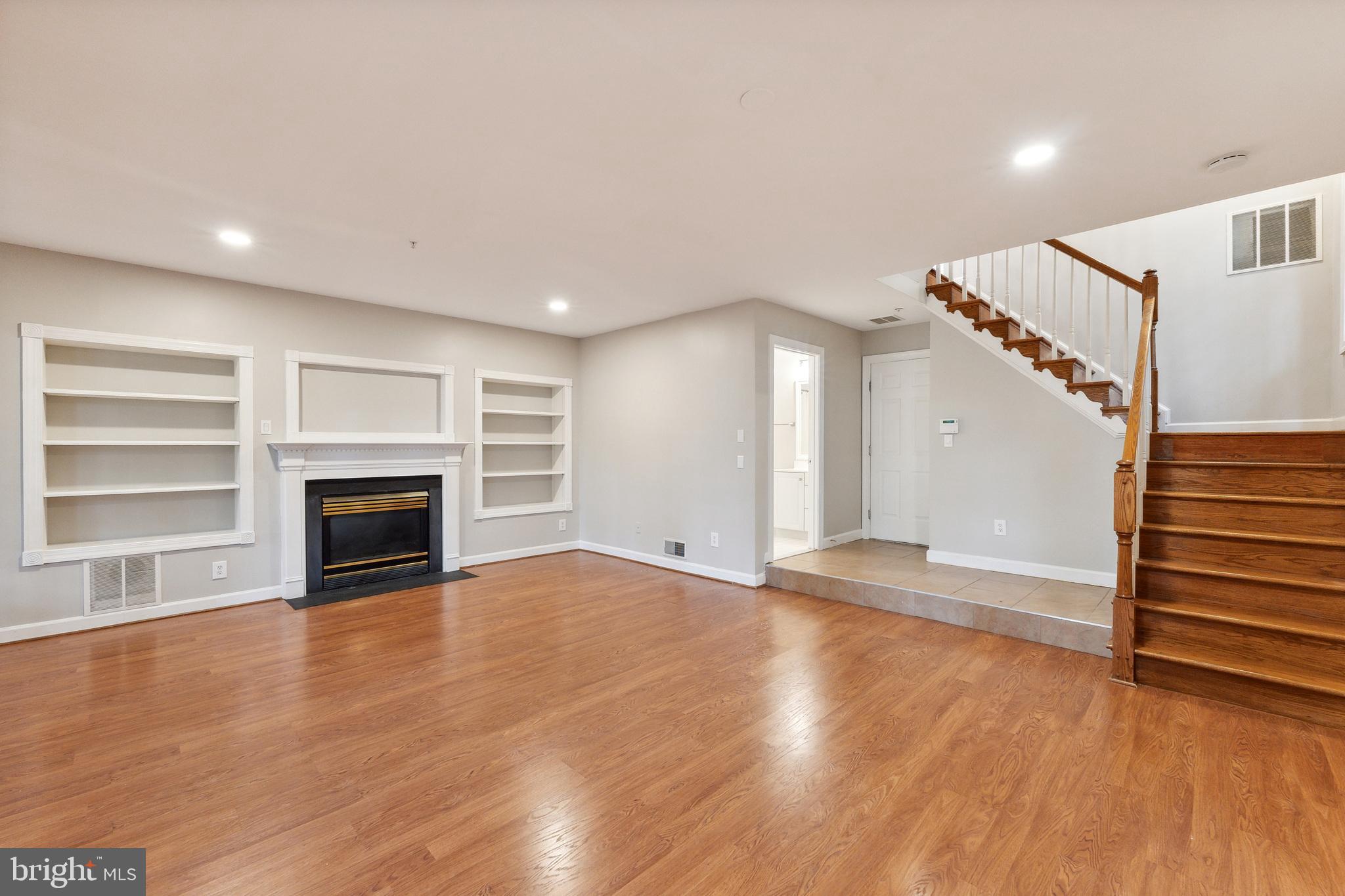 KIDWELL TOWNS - Residential Lease