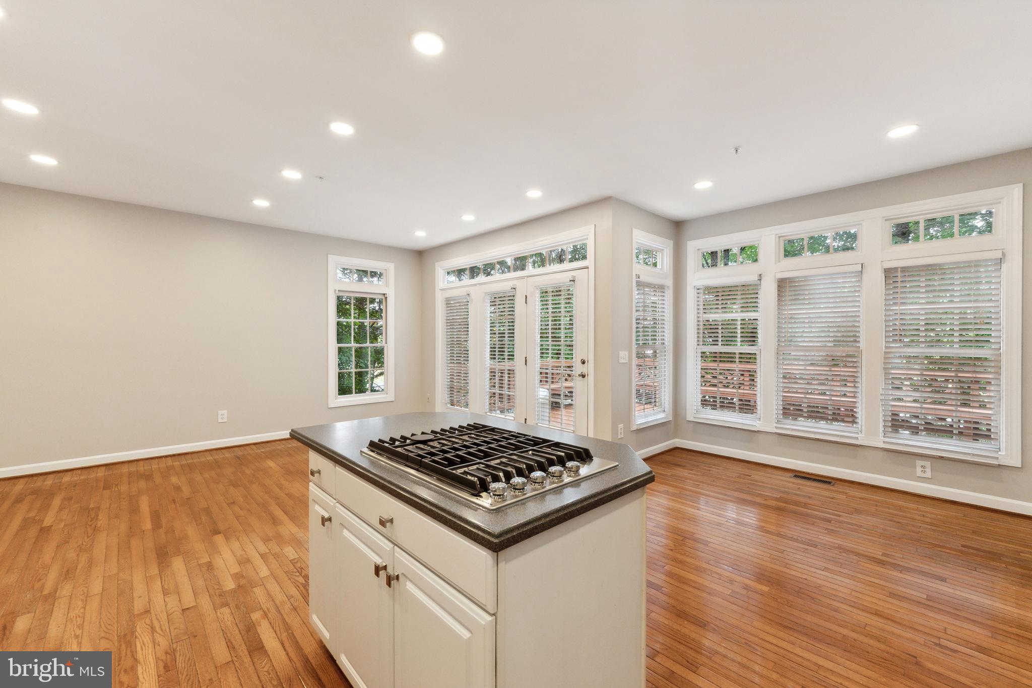 KIDWELL TOWNS - Residential Lease