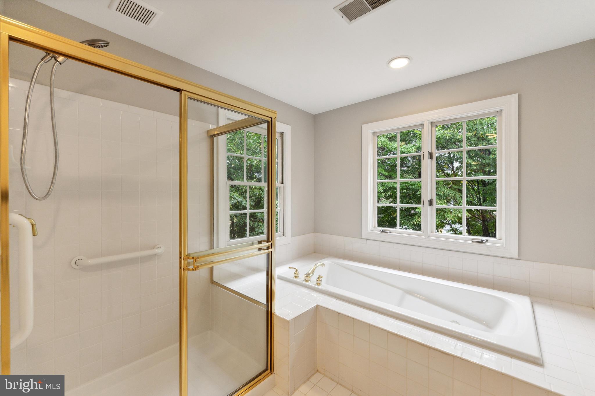 KIDWELL TOWNS - Residential Lease