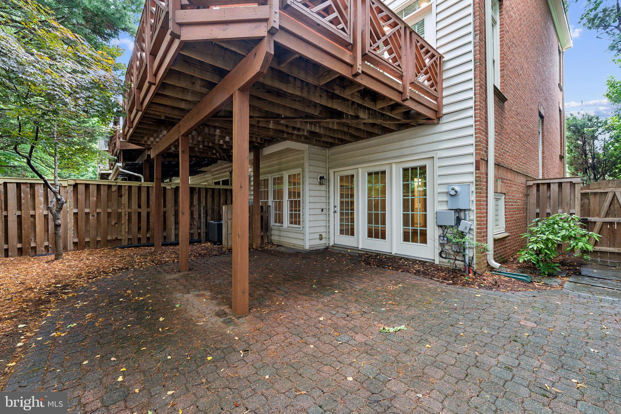 KIDWELL TOWNS - Residential Lease