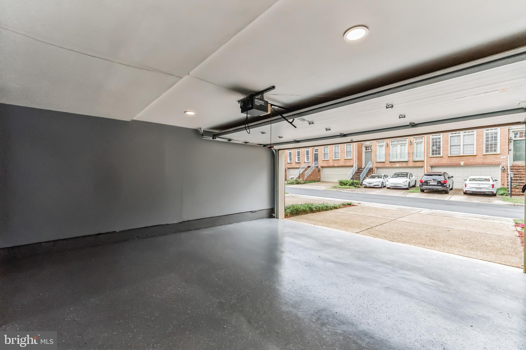 KIDWELL TOWNS - Residential Lease