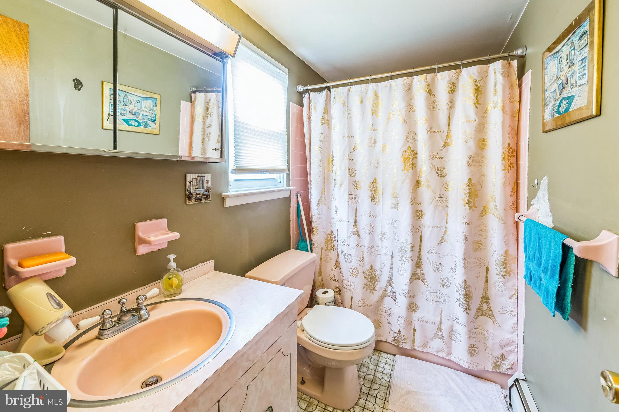 MEETINGHOUSE VIL - Residential