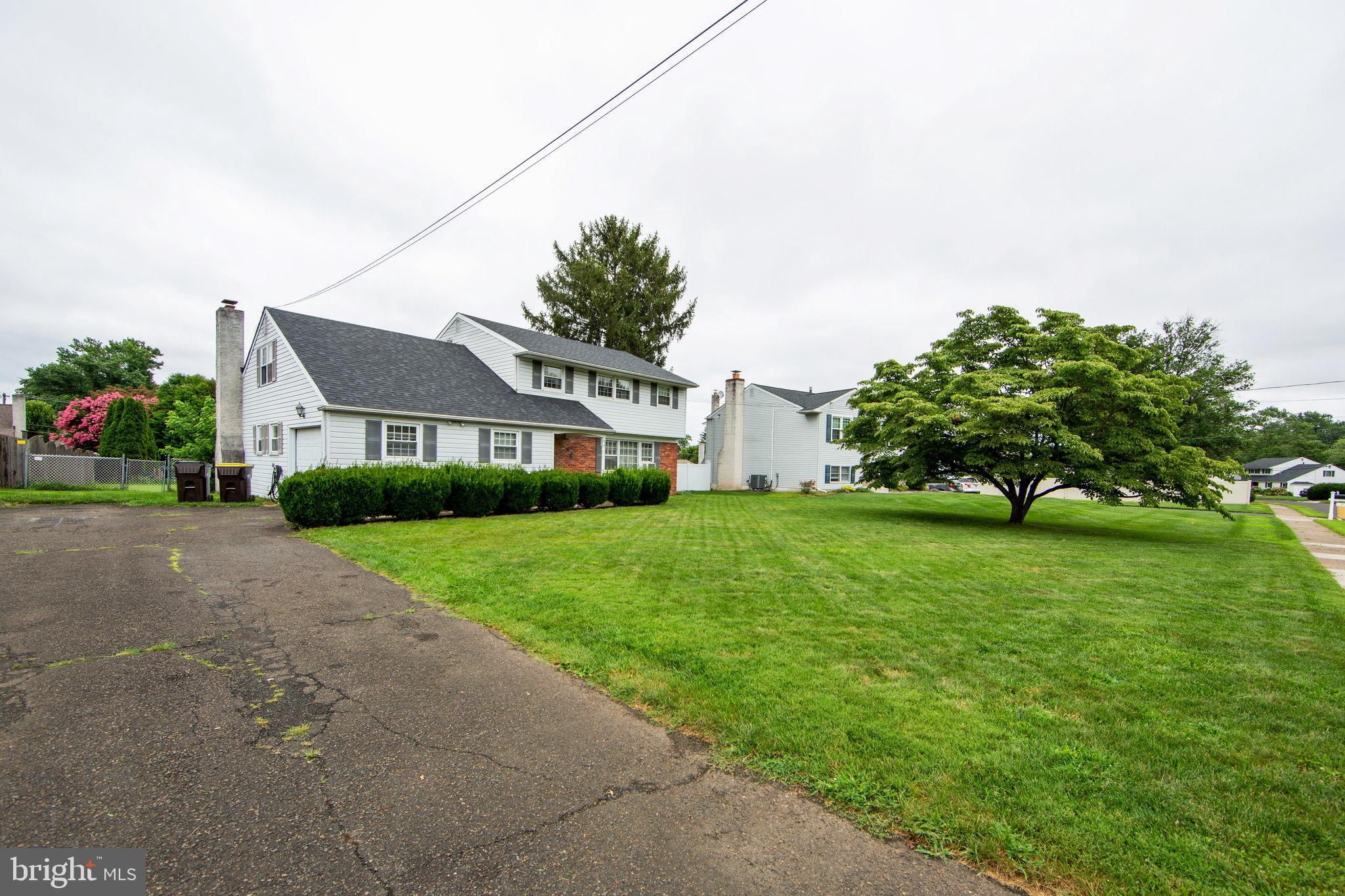 MEETINGHOUSE VIL - Residential