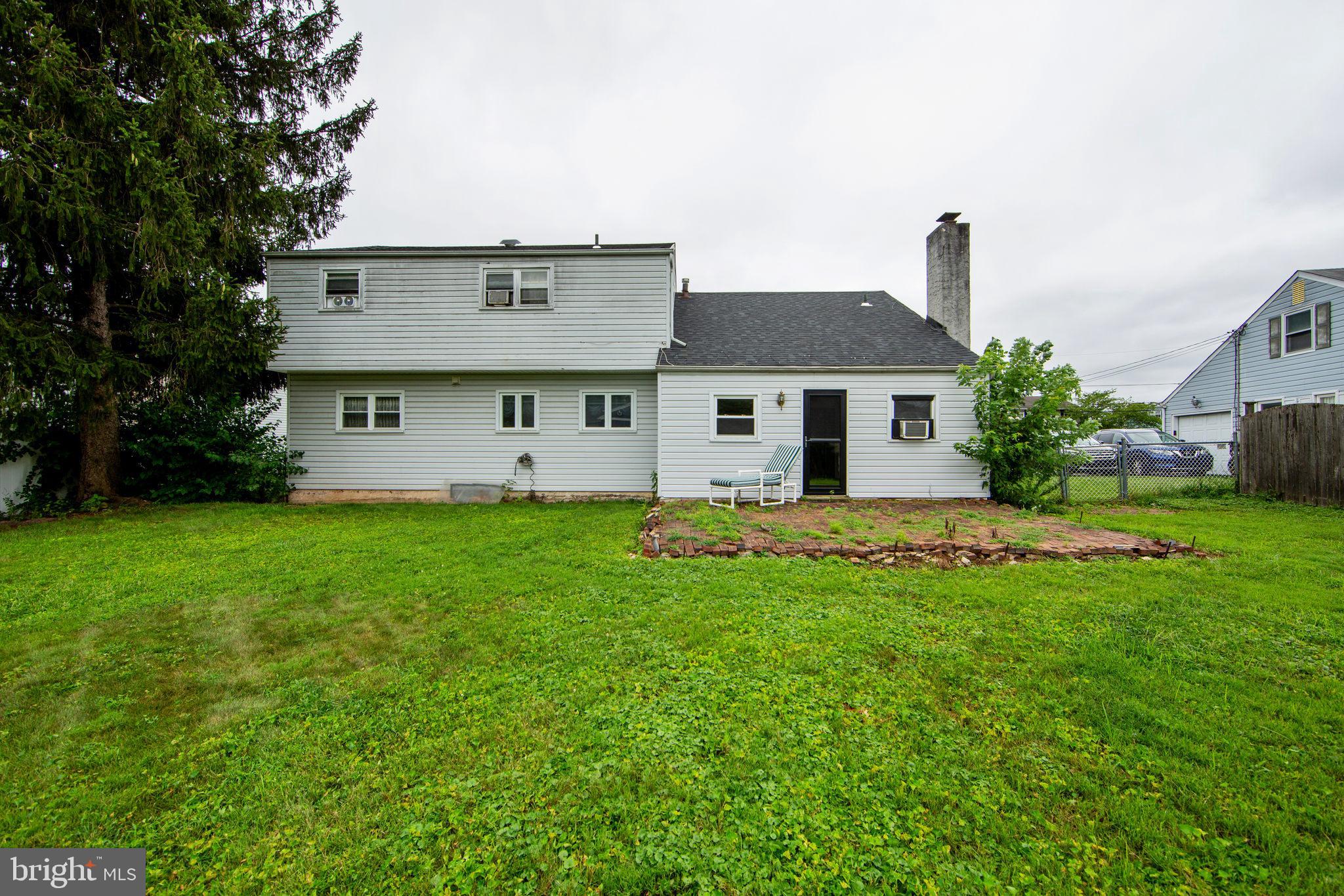 MEETINGHOUSE VIL - Residential