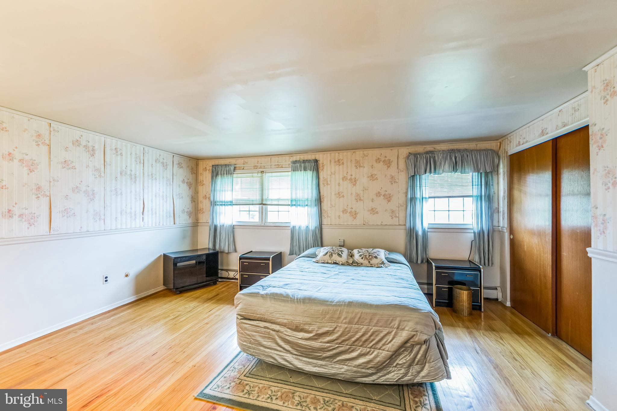 MEETINGHOUSE VIL - Residential