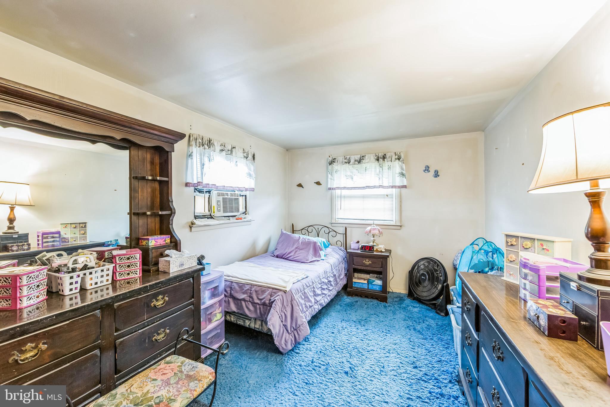 MEETINGHOUSE VIL - Residential