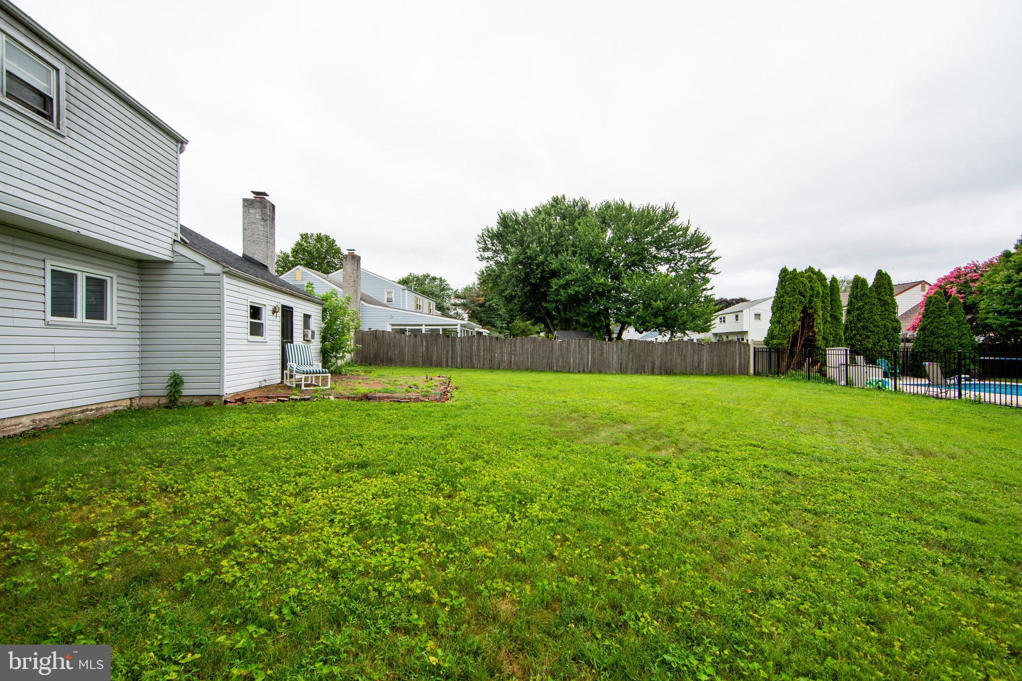 MEETINGHOUSE VIL - Residential