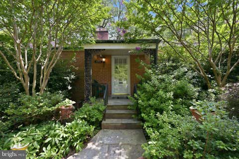 Photo of 5515 Trent Street, CHEVY CHASE, MD 20815 (MLS # MDMC2251634)
