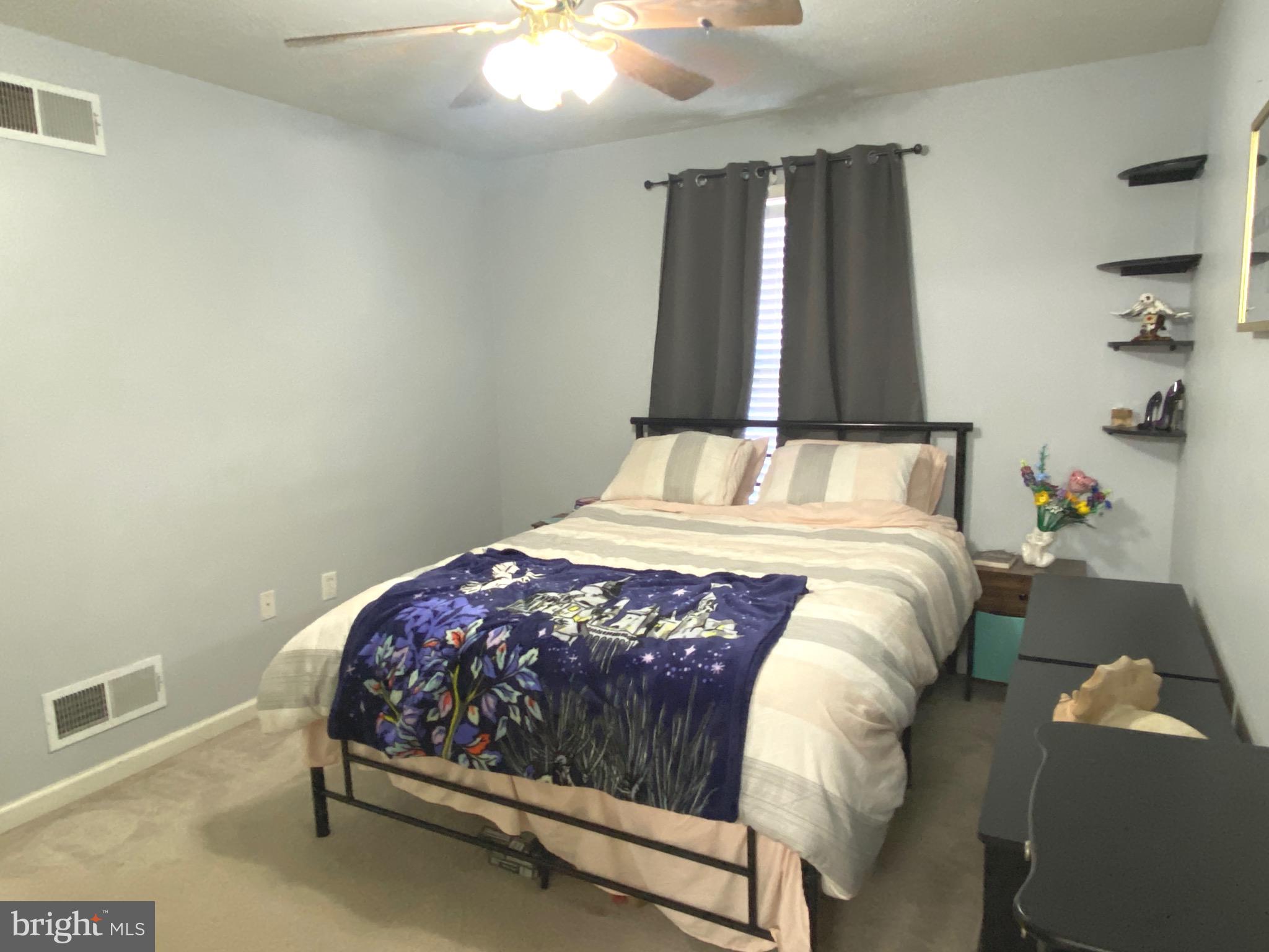 RIDGEFIELD - Residential