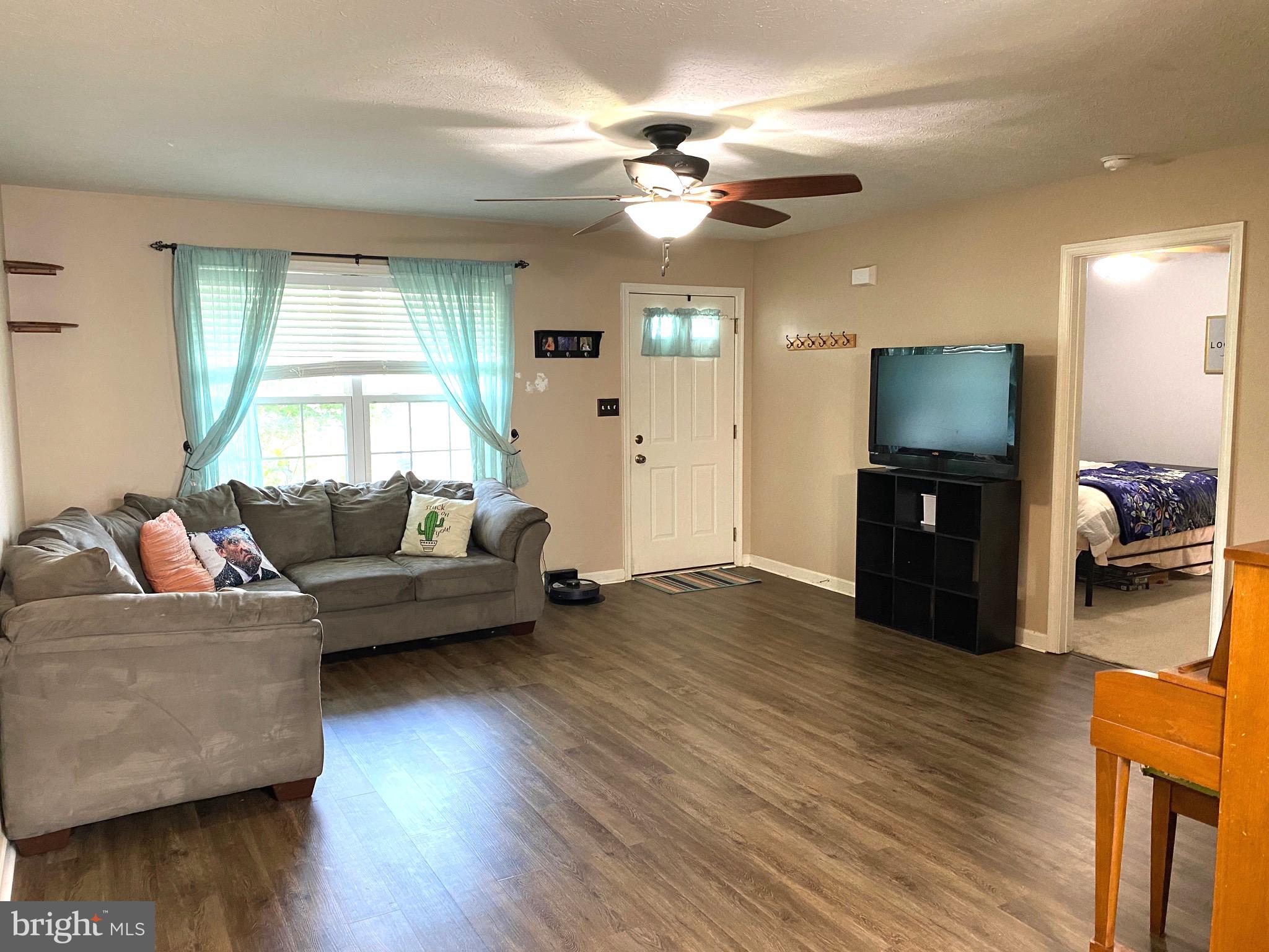 RIDGEFIELD - Residential