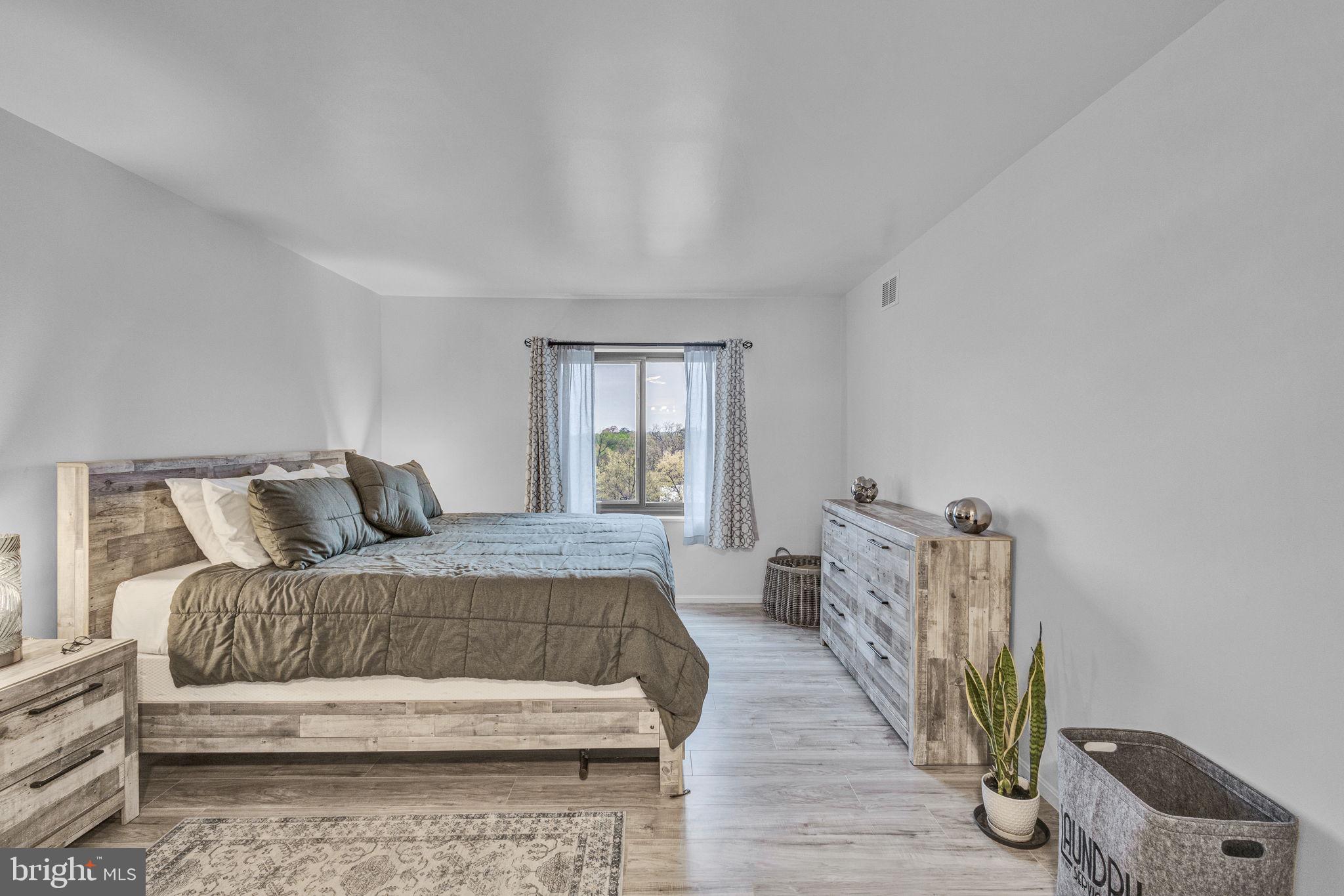 WATERGATE AT LANDMARK - Residential Lease