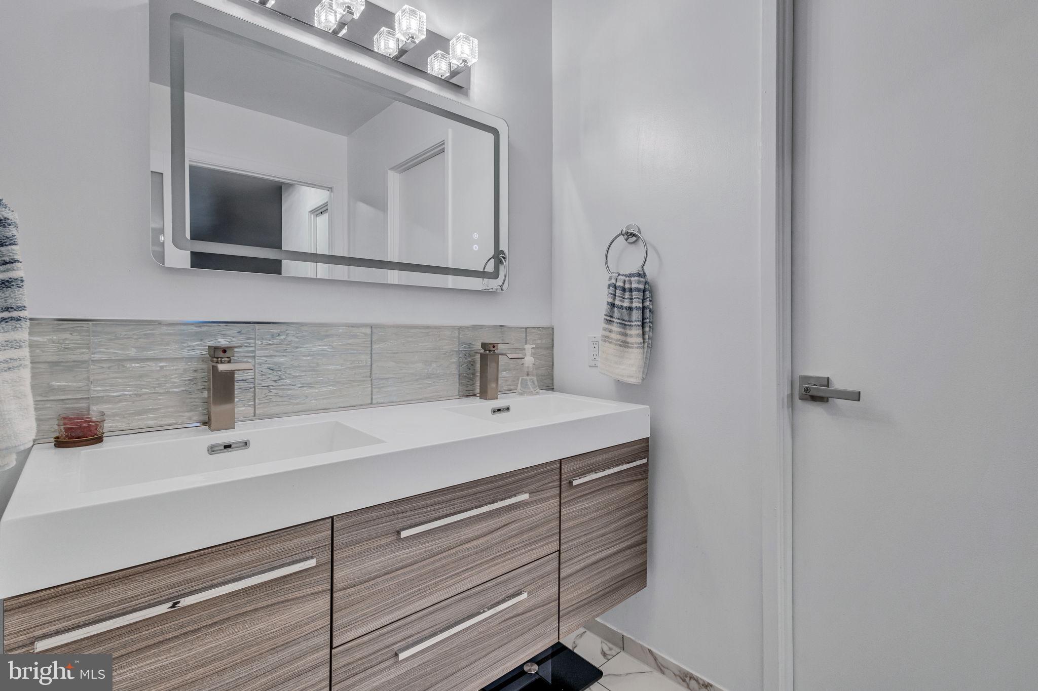 WATERGATE AT LANDMARK - Residential Lease